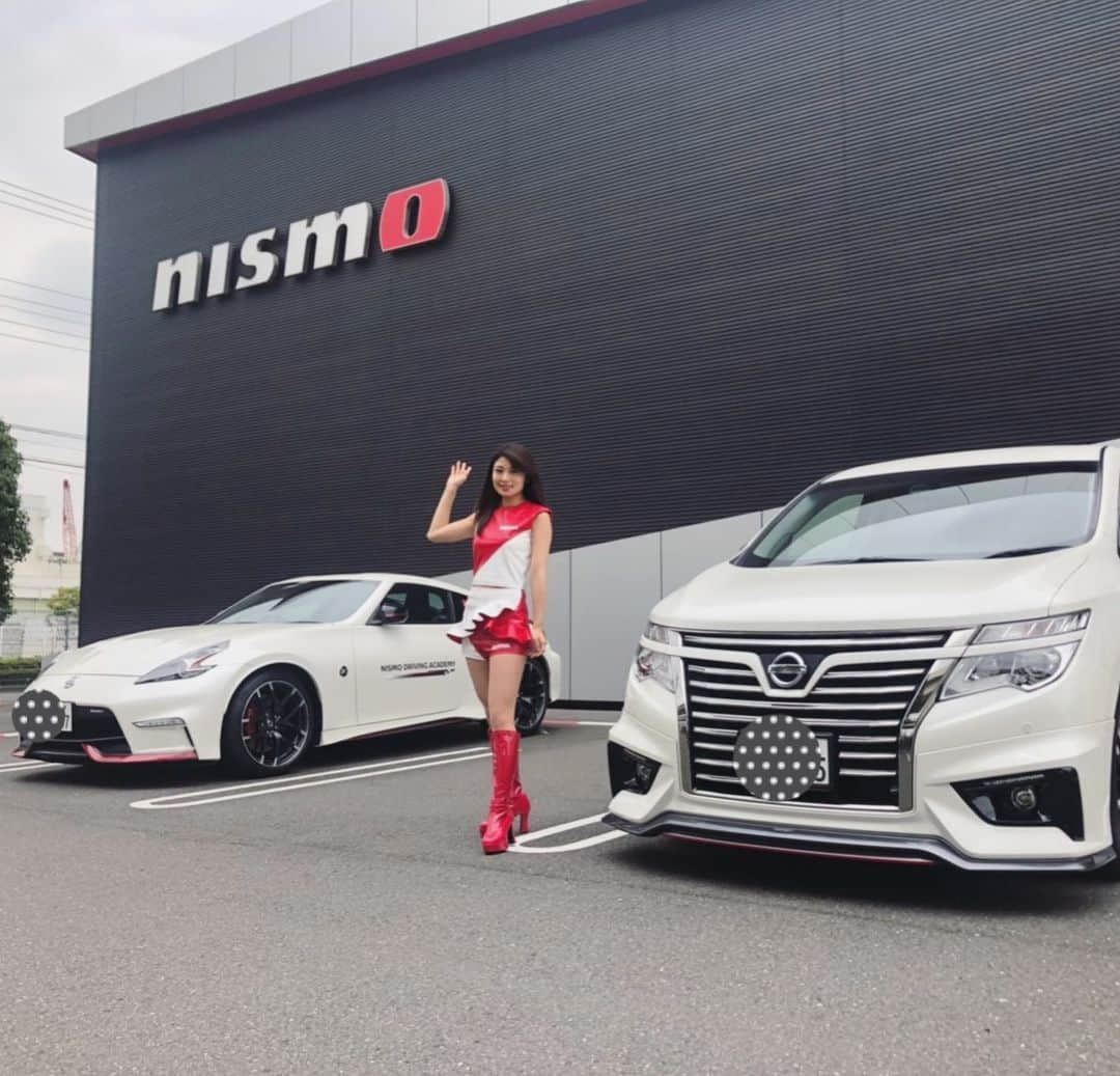 辻井美香さんのインスタグラム写真 - (辻井美香Instagram)「レースクイーンのコスチュームでNISMO  SHOWROOM に現る（笑）  #NISMOSHOWROOM #MOTUL #motulcircuitlady #NISMO #supergt #carracing #carno3 #NISSAN #RQ #racequeen  #レースクイーン #japanesegirl  #tsujii_yoshika #辻井美香 #followme」7月12日 17時22分 - tsujii_yoshika