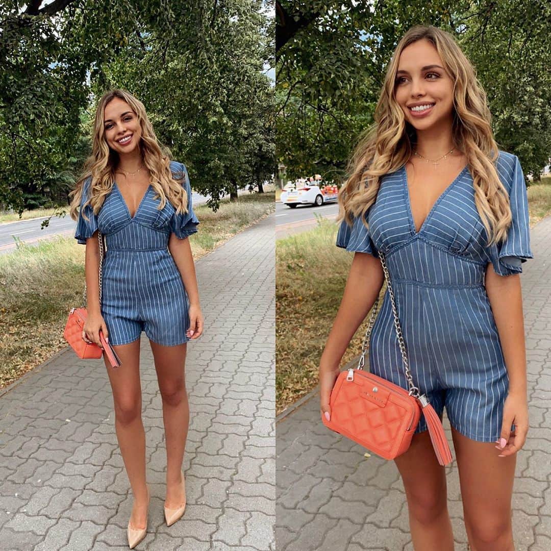 Weronika Bielikさんのインスタグラム写真 - (Weronika BielikInstagram)「Nothing you wear is more important than your smile (and cute piece of denim 👖😅). #summervibes #LoveGuess #GuessGirl Total look: @guess」7月12日 17時23分 - veronicabielik