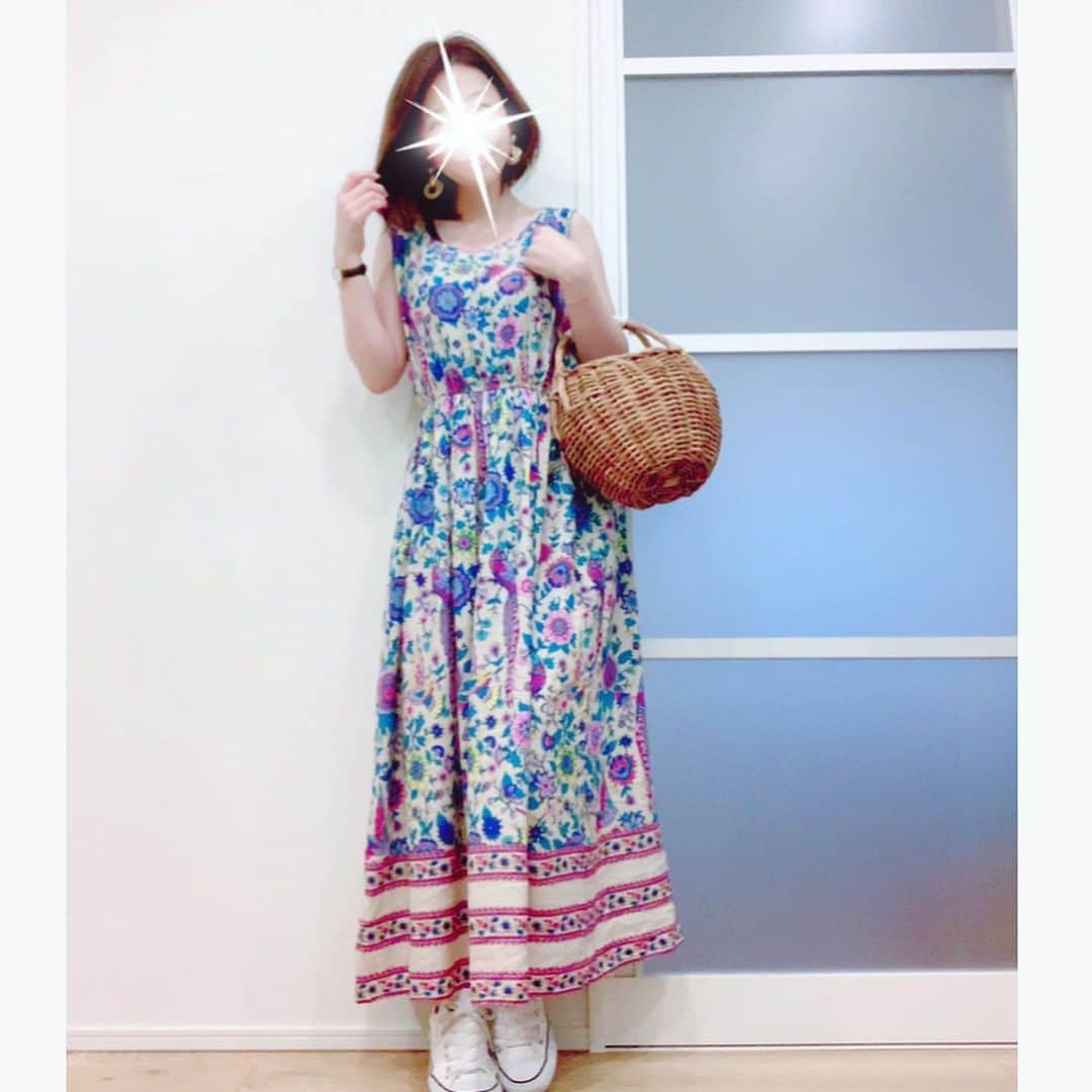 のインスタグラム：「絶対1990円に見えない❣️ビンテージ風ワンピース👗 これめちゃくちゃかわいいです😍 . 詳しくはブログにて ♡ ↓↓ @kkkkkaoriiiii  プロフィールから飛べます🚁 ♡153cmちびっこアラサーOL♡KaoriのHappyRoom♡ .  #プチプラコーデ  #プチプラファッション  #ちびっこol  #おちびコーデ  #おちびの輪  #大人カジュアル  #オトナ女子  #153cm  #153cmコーデ  #f_blogger #ootd  #outfitoftheday  #outfit  #coca  #無印良品  #converse」