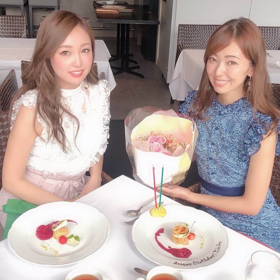 杉山由紀子のインスタグラム：「みなみありがと💗 * カシータでお祝いしてもらいました🙏 * みなみとも長い付き合いになってきたね😌 * 来年の今頃がたのしみです💗 * * #カシータ #表参道 #青山 #ランチ #バースデー #ありがとう #姉妹 #言われる率高し #嬉しい」