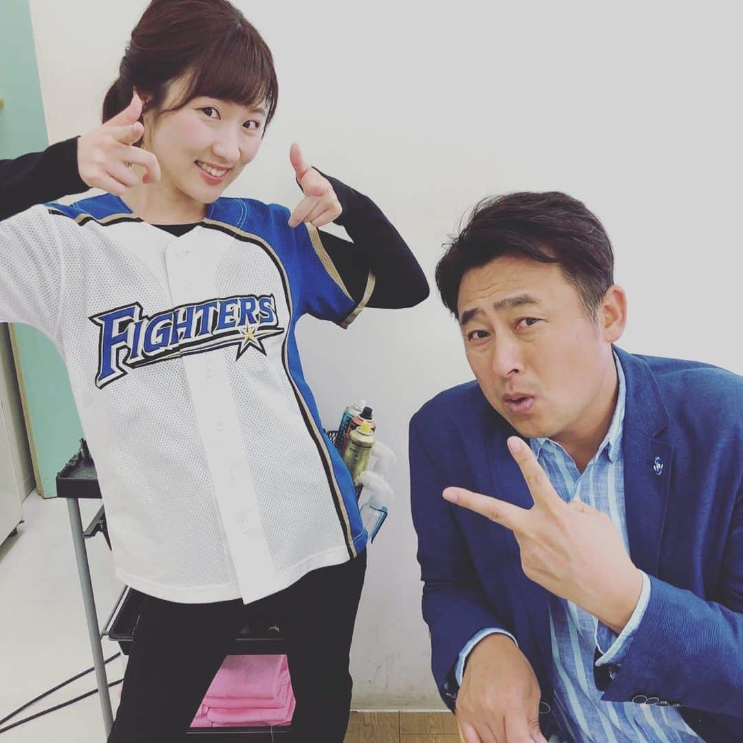 岩本勉さんのインスタグラム写真 - (岩本勉Instagram)「#hbc #今日ドキ #bravoファイターズ 聖奈アナウンサーとバビョーンやわ！」7月12日 17時49分 - gun18gun18