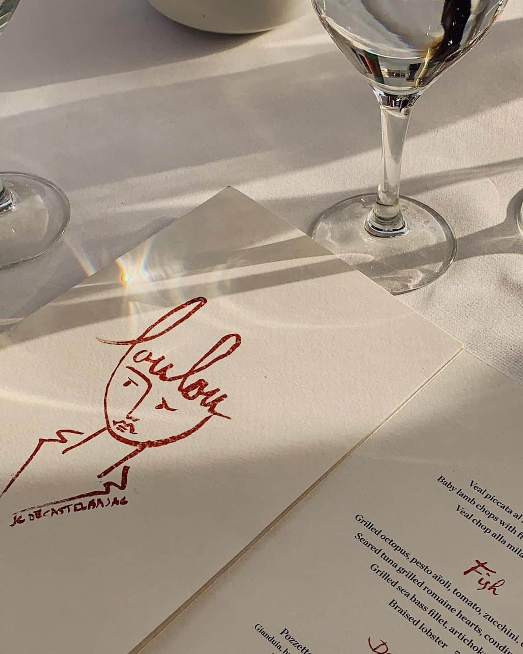 アリス・ガオさんのインスタグラム写真 - (アリス・ガオInstagram)「basically dining only at #josephdirand restaurants now 🥴. the loveliest night with @welovecoco in paris at @loulourestaurant.」7月12日 17時54分 - alice_gao