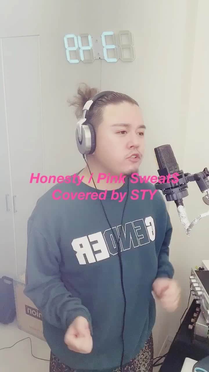 STYのインスタグラム：「#cover #mesinging #pinksweats #pinksweatshonesty #カバー #coversong #singer #instacover #vocal #stycover @pinksweats」