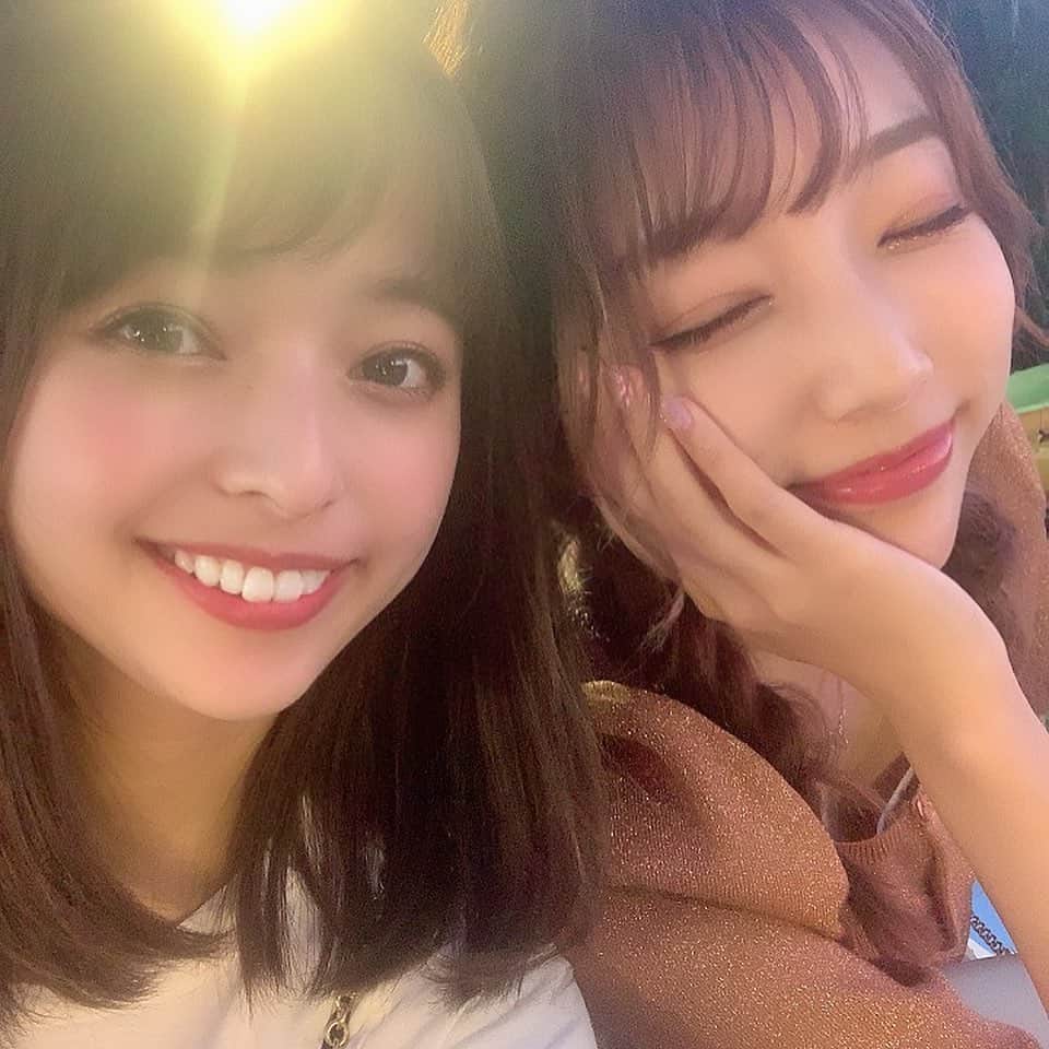 のインスタグラム：「#恋んトスseason9 💗 第3話22:00〜です！ リゾートバイトってなんだろうね！🤣 ・ ちょうどいいところに石が！✨ 盛れる〜笑  作業着きすぎて一番思い出🥺💕 どんなに暑くて死にそうでも長袖をキープしてた笑 みんなプライベートで仲よすぎ🥰 ・ みずきちゃんは安定に写真をまともに撮ってくれません！🤣 すーぐかくすの！笑 唯一とれたのまた載せるね💗 ・ paraviダウンロードしてぜひ見てね！！ #恋んトスシーズン9 #恋んトス #恋んトスメンバー」
