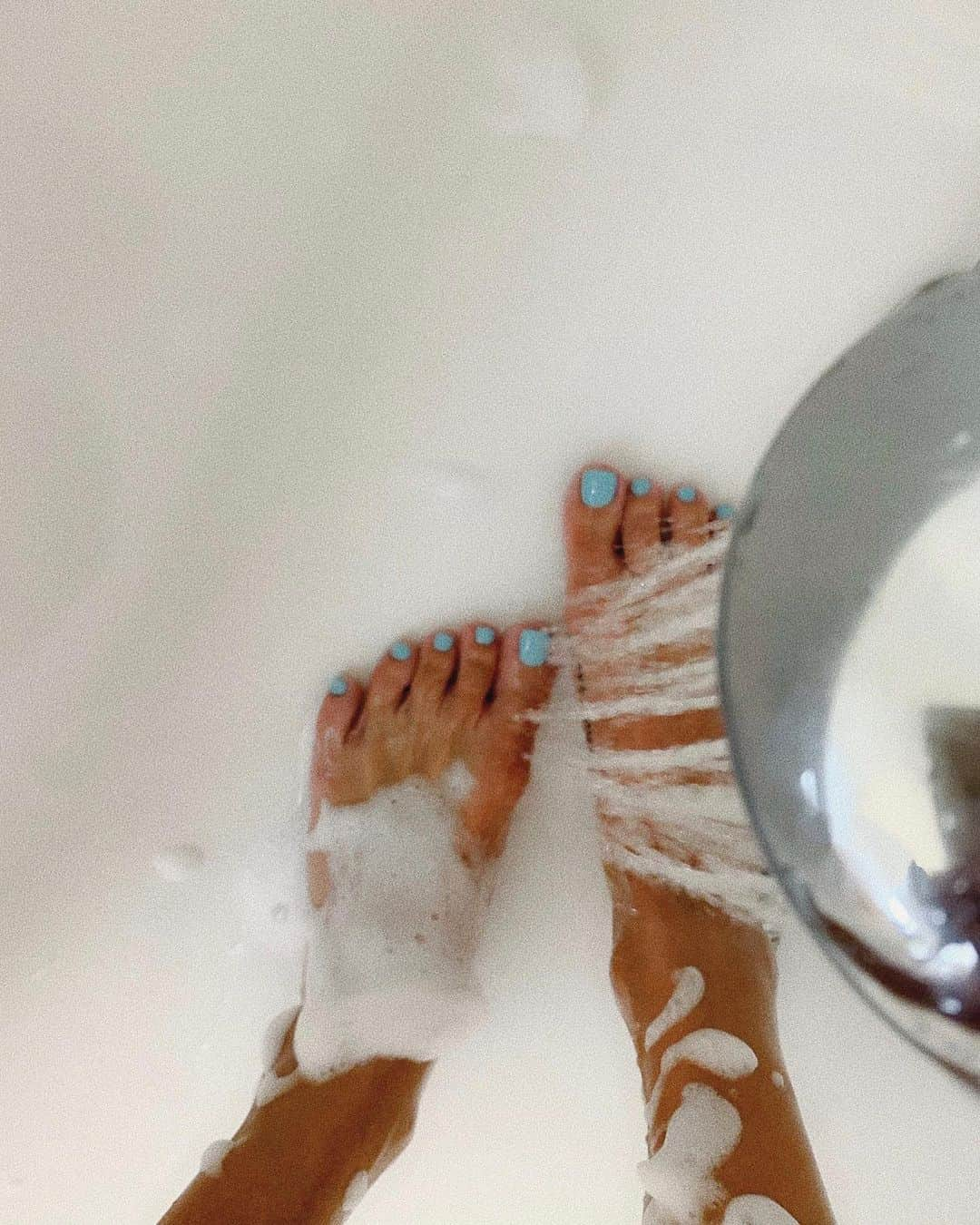 shieryy（今村しえり）さんのインスタグラム写真 - (shieryy（今村しえり）Instagram)「夏っぽく、めずらしく、水色な気分🐬🚿💙#nail#nailiejp」7月12日 18時30分 - shieryy