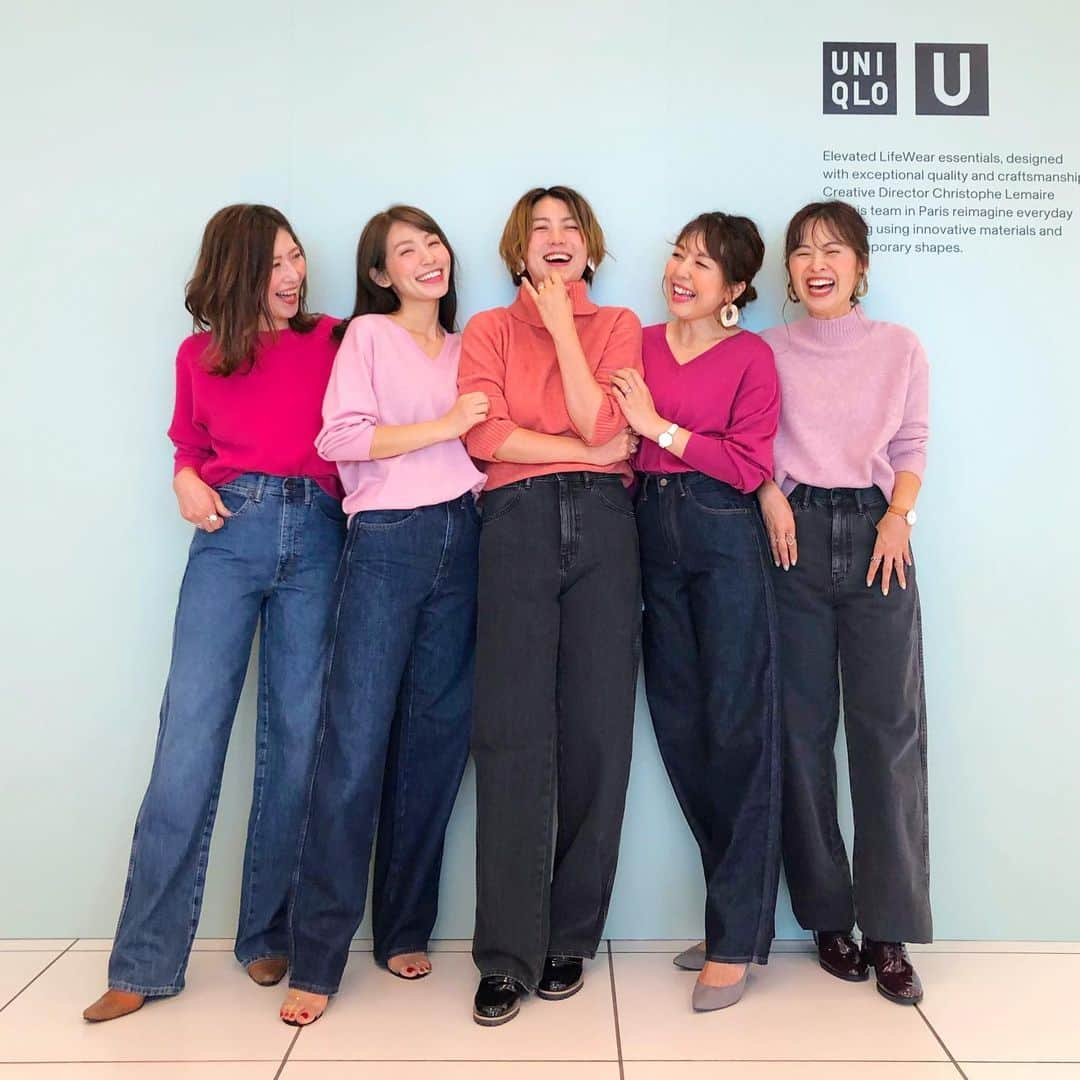 shizuka.watanabeさんのインスタグラム写真 - (shizuka.watanabeInstagram)「♡♡♡ ・ ・ この笑顔の写真大好き〜💗💗💗 ・ ・ 本日は #uniqlou の ユニクロのカーブパンツ展示会〜♬ #curvedpants ・ ・ その名の通りカーブしてる👖 ハイウエスト効果もあって脚長に見える💗 ・ デニム、チノ、ジャージの3種類展開だったよ！！ ・ ・ ・ 5人でPINKでリンクしてるの グラデーションみたいで可愛いよね〜💗💗💗 ・ ・ ・ ・ ・ #リンクコーデ #UNIQLO #uniqloコーデ #ユニクロ #シミラールック #ユニクロデニム族 #uniqloginza2019ss #pink #ピンクコーデ #シンプルコーデ #きれいめカジュアル #カジュアルコーデ #プチプラコーデ #30代コーデ #アラサーコーデ #カーブパンツ」7月12日 18時31分 - shizuka.watanabe