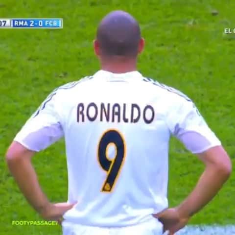 のインスタグラム：「#Ronaldo had some magical feet 😍❤️ #R9 #phenomenal #brasil」
