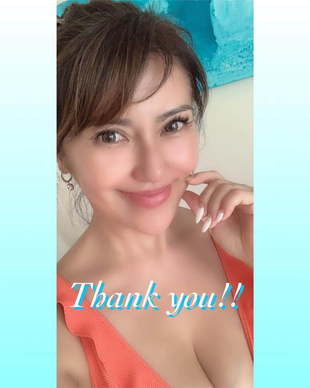 selfieneのインスタグラム：「My #birthday  #お祝いありがとう ❤️ #次の一年は驚くような進化 #安定は退化 #変化を恐れない  #dna が全て #テロメア  #投資家  #投資女子  #不労所得 #不老不死  #大まじめ だよw」