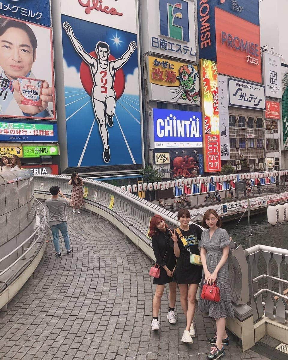 黛実希さんのインスタグラム写真 - (黛実希Instagram)「베프랑 오사카여행중😚💕💕 親友たちと大阪旅行中💓 楽しすぎ、笑いすぎ、食べすぎ💋💘笑 * * * #道頓堀#心斎橋#串かつだるま#串かつ#大阪旅行#大阪#오사카#오사카여행#旅行好きな人と繋がりたい#韓国コスメ#韓国好きな人と繋がりたい#韓国ファッション#メイク好きな人と繋がりたい#오사카맛집#쿠시카츠다루마#좋아요반사#반사#팔로우#맞팔#선팔#소통#맞팔해요#소통해요#셀스타그램#얼스타그램#친스타그램#followme#like4like」7月12日 10時03分 - candymiiiki