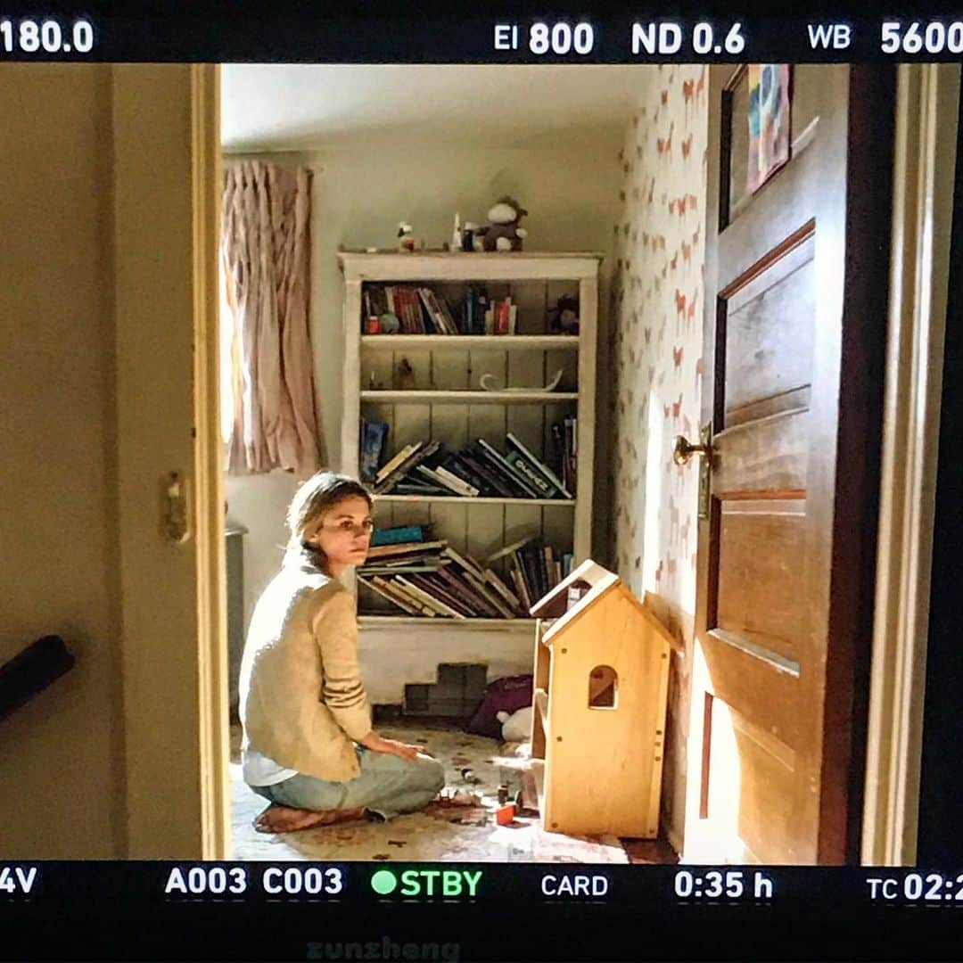 クレア・コフィーのインスタグラム：「@bridget.moloney going with the Ibsen lens for #BlockstheFilm」