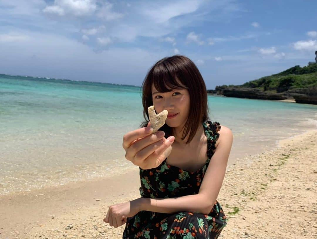 永島聖羅さんのインスタグラム写真 - (永島聖羅Instagram)「沖縄2日目☺︎ . . 海が綺麗です。癒し。 プライベートでも来たい！ . . 今日も頑張りましょう❤︎ . #沖縄 #海 #永島聖羅  #linenews」7月12日 11時17分 - seira_nagashima