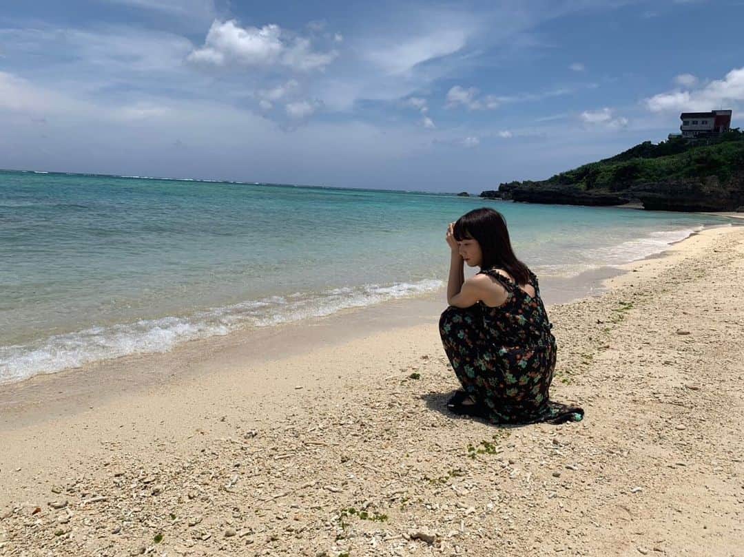 永島聖羅さんのインスタグラム写真 - (永島聖羅Instagram)「沖縄2日目☺︎ . . 海が綺麗です。癒し。 プライベートでも来たい！ . . 今日も頑張りましょう❤︎ . #沖縄 #海 #永島聖羅  #linenews」7月12日 11時17分 - seira_nagashima