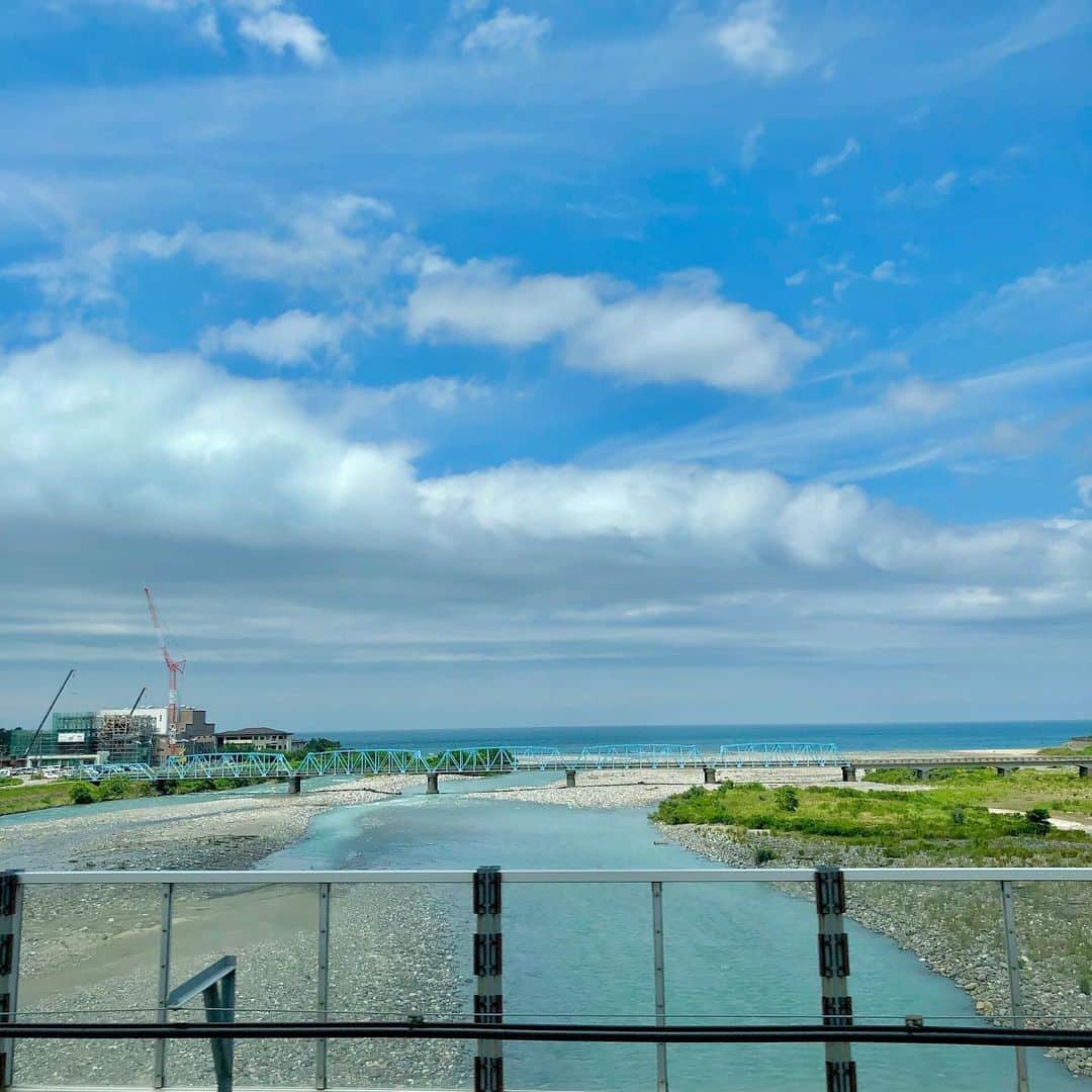 佑聖 さんのインスタグラム写真 - (佑聖 Instagram)「日本海側なう、綺麗だ🚄🚄🚄」7月12日 11時43分 - yousay_kickline