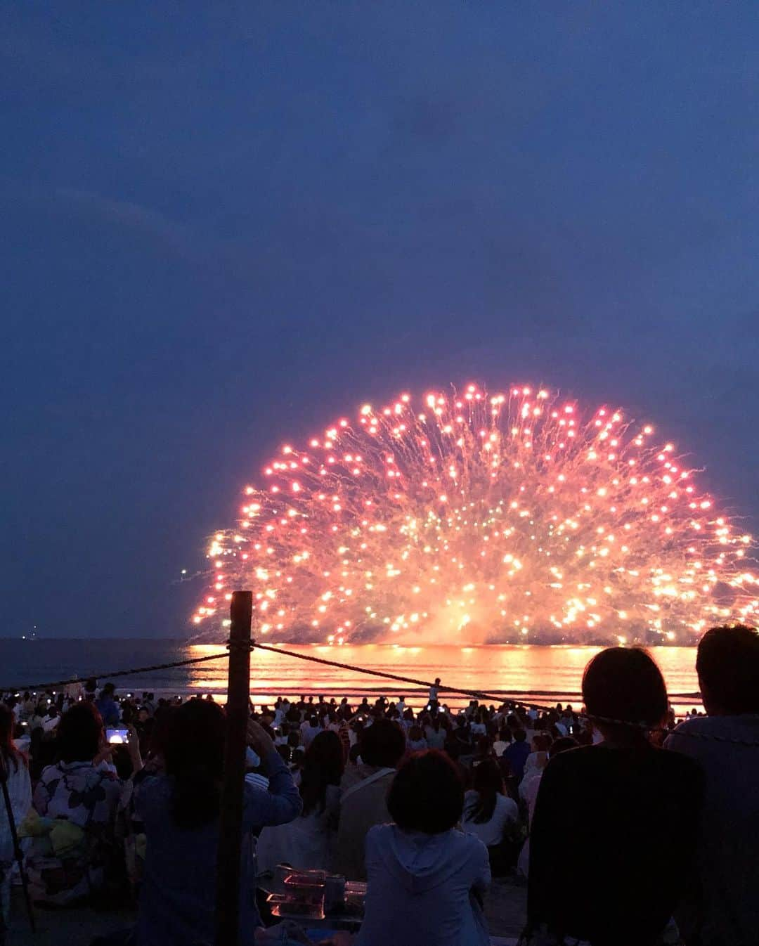 野田彩加さんのインスタグラム写真 - (野田彩加Instagram)「海の花火大会最高ー♥️ #夏の始まり #summer #花火大会 #鎌倉 #由比ヶ浜 #あと何回いけるかな #海」7月12日 11時54分 - aya.205