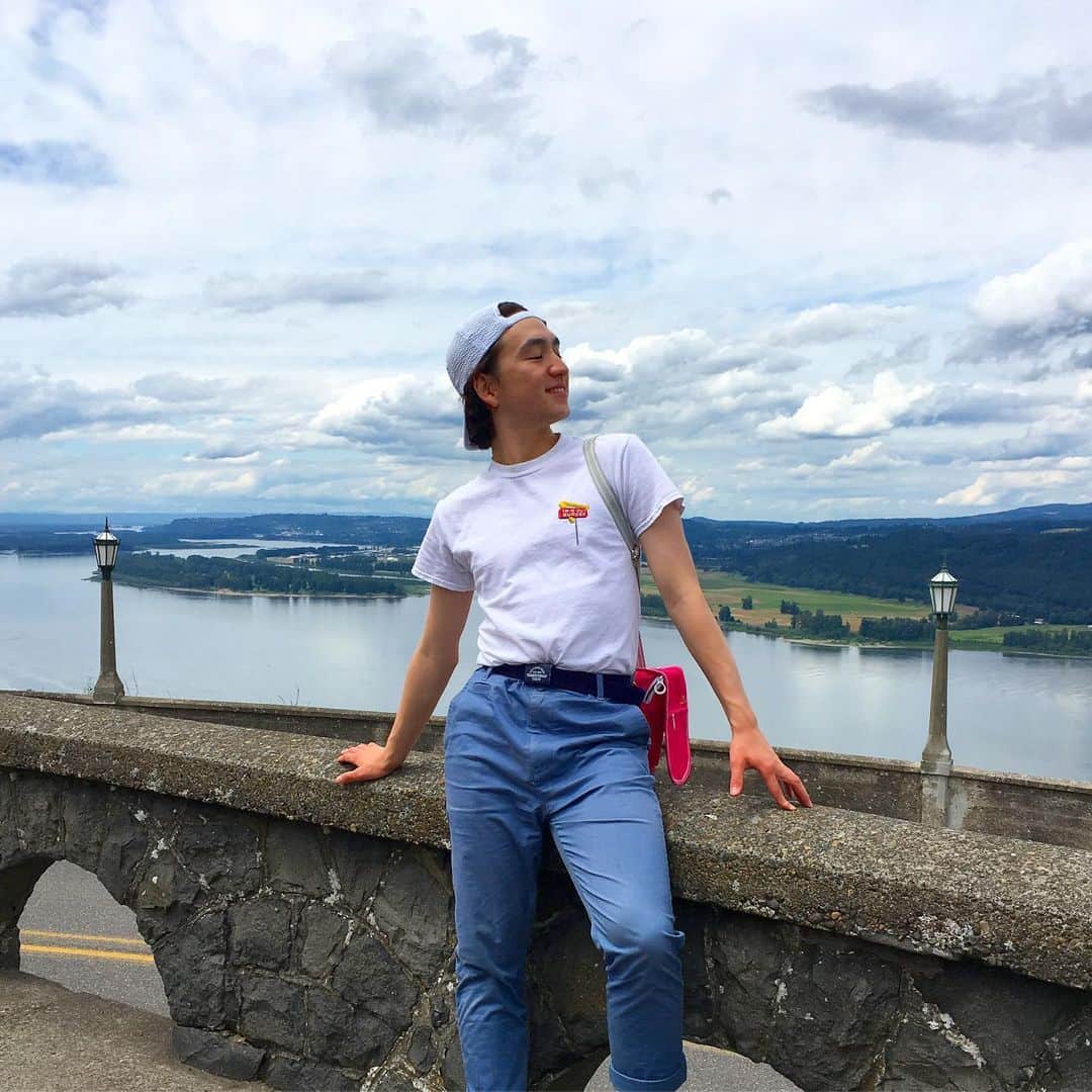 ソーズビー航洋さんのインスタグラム写真 - (ソーズビー航洋Instagram)「天気はそこそこだけど コロンビア川の一望できるスポット✨ 自然に囲まれると本当に気持ちが良い。 #madeinsoesbe」7月12日 12時13分 - cameron.soesbe