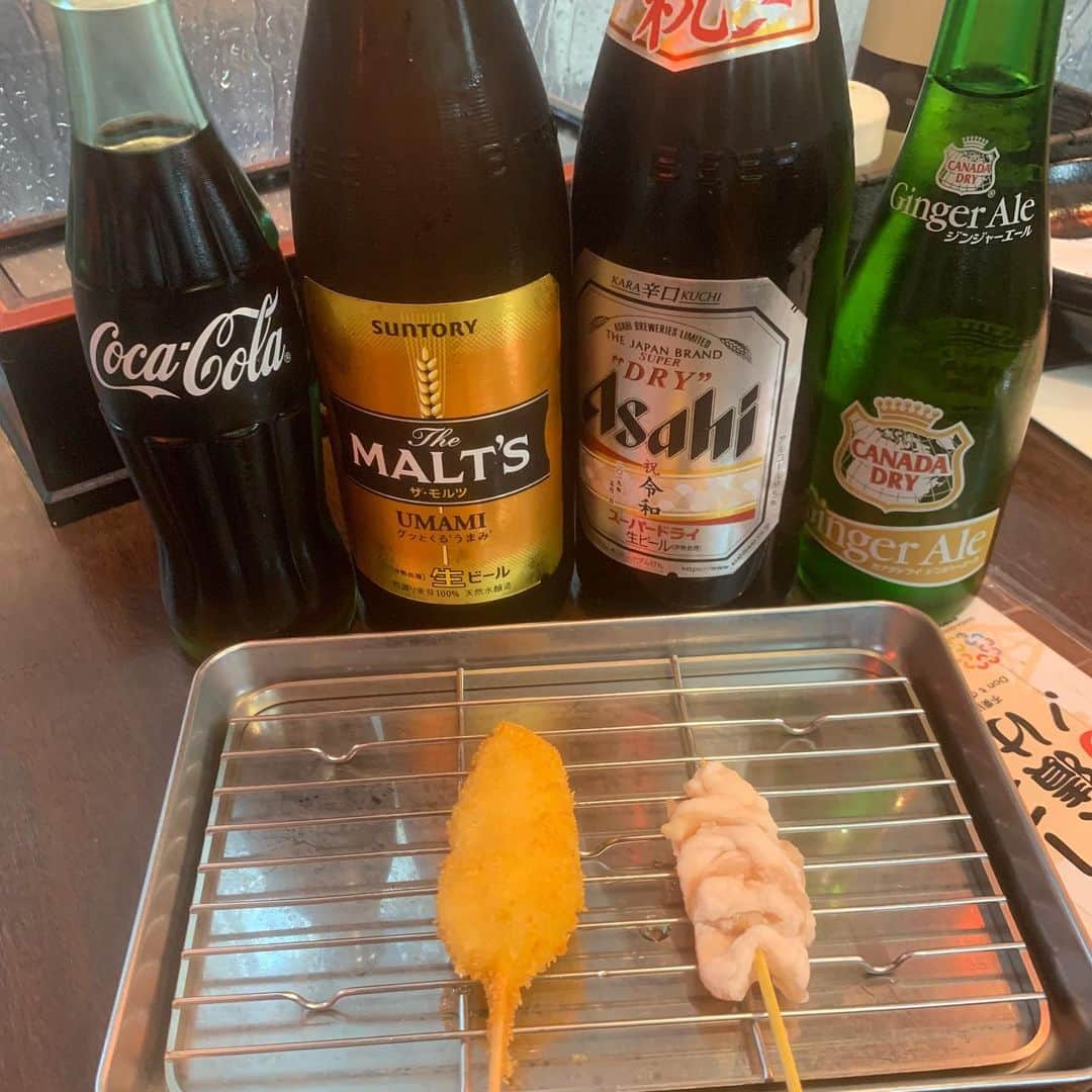 のインスタグラム：「#いっとく通天閣  今日のオススメ串は！！！ 新世界ならではホルモン！ ホルモン串はかめばかむほど ホルモンの味がしみでてきます。  ぜひ、一度いっとく通天閣で、 ホルモン串を食べてください！  #串カツいっとく#串カツ#新世界#居酒屋#お酒#美味しい#楽しい#名物#グルメ#大阪グルメ#大阪市#大阪#osaka#関西#japan#人気#l4l#follow#delicious#photogeni」