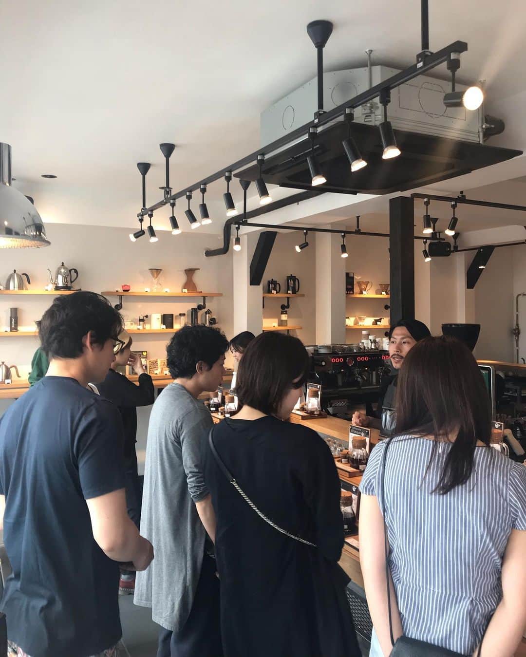 goodcoffeemeさんのインスタグラム写真 - (goodcoffeemeInstagram)「We’re in Shonan for coffee time! Always a pleasure to visit 27 Coffee Roasters- one of Japan’s most respected 👍🏻 @vja  #goodcoffee_tsujidou #goodcoffee_shonan #27coffeeroasters」7月12日 12時43分 - goodcoffeeme