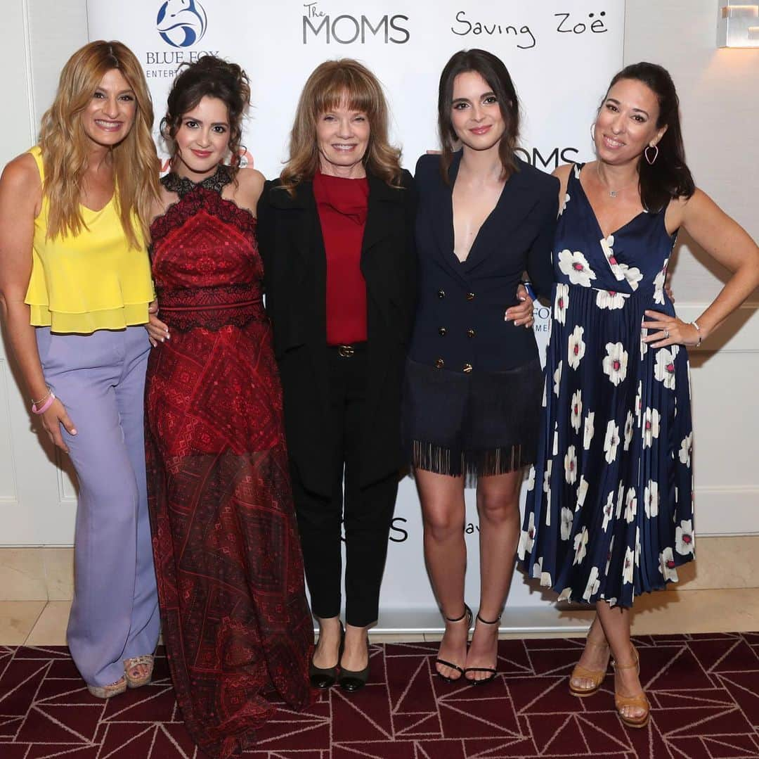 ヴァネッサ・マラーノさんのインスタグラム写真 - (ヴァネッサ・マラーノInstagram)「All of the moms (TV and real life) at the #SavingZoeMomsLA screening last night! #Savingzoe comes out tomorrow!!! This film is so special to us and covers tough topics that we so hope mothers, daughters, fathers, sons, sisters, brothers, and friends can begin or continue to talk about with one another. Discussion is the first step to change. We so hope everyone enjoys the movie. Thank you guys for all your support, it means the world! Go see Saving Zoë!!! ☺️」7月12日 12時52分 - vanessamarano