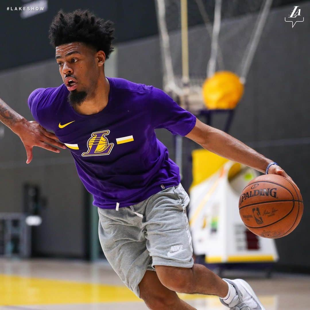 Los Angeles Lakersさんのインスタグラム写真 - (Los Angeles LakersInstagram)「Quinn 🆚 Kuz.  @qcook323 already working on day one in LA.」7月12日 13時24分 - lakers