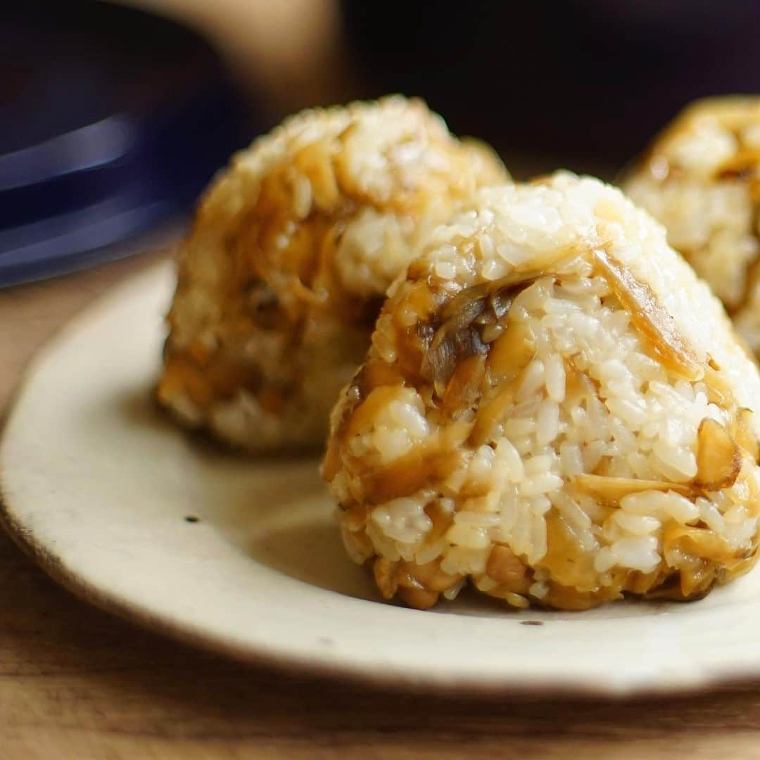 おがわひろこさんのインスタグラム写真 - (おがわひろこInstagram)「2019.7.12 この度、macaroniさんで連載を書かせていただくことになりました📝 ・ 先日、この鶏飯レシピは、こちらにも載せていますが、macaroniさんでは料理工程の写真を添えての詳しいレシピ掲載になっています。 ・ これから定期的に、どこにでもある食材で、簡単かつ時短で作れる、何度とリピしたくなる手軽な料理を掲載していきます。 ・ 私のプロフィール画面にURLを貼り付けていますので、見てくださるとうれしいです😆💓 よろしくお願いします🙇🏻‍♀️」7月12日 13時25分 - hiroogw