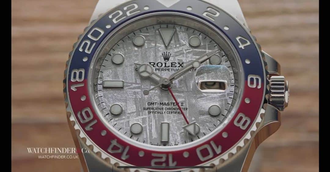 WATCHMANIAさんのインスタグラム写真 - (WATCHMANIAInstagram)「So, i was watching the @watchfinderofficial ‘s Youtube video about 36’600 CHF Rolex GMT-Master II #126719BLRO meteorite dial and saw this red dots on the GMT hand. Do you think this is acceptable on a watch at this price point?」7月12日 18時50分 - watchmania