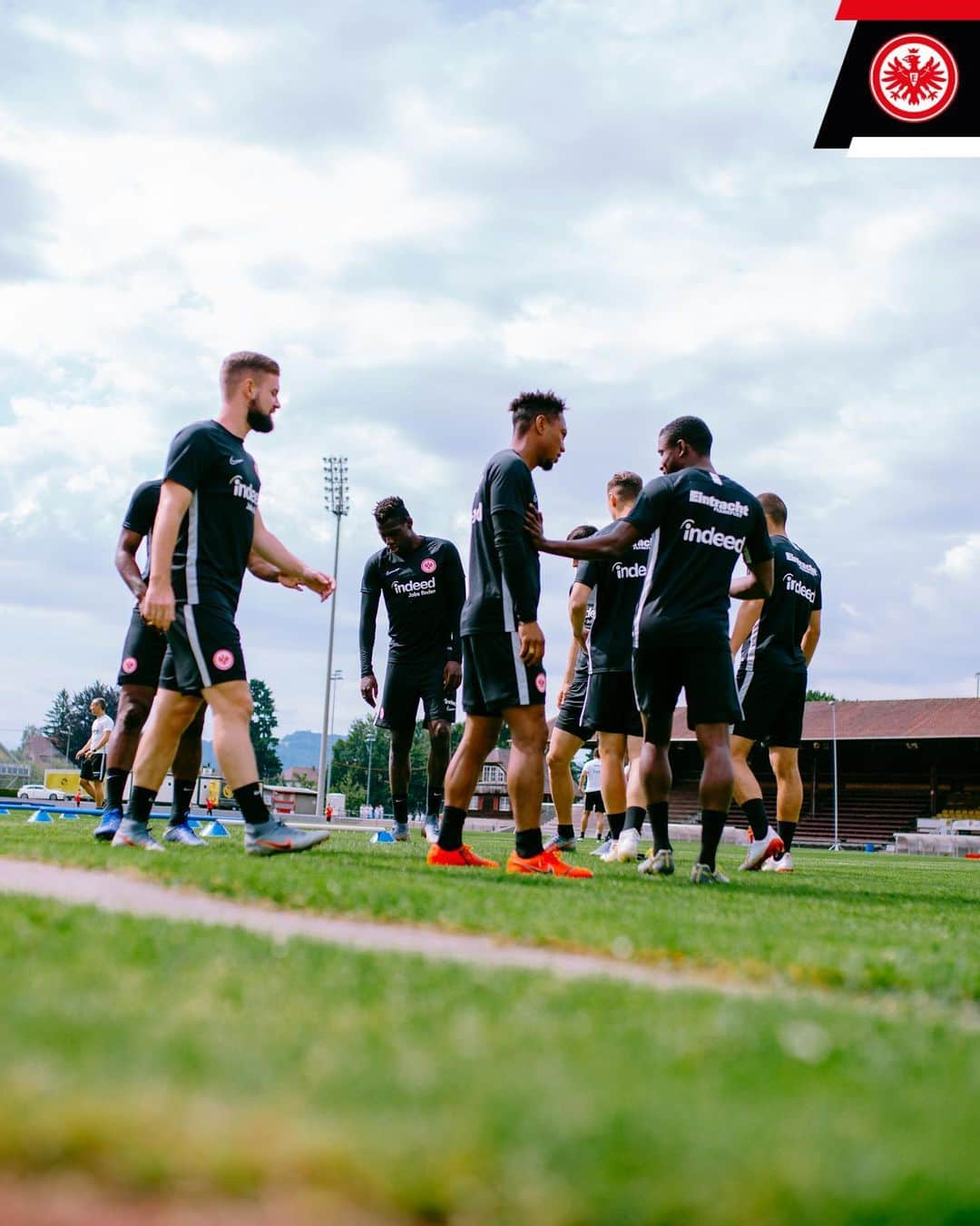 アイントラハト・フランクフルトさんのインスタグラム写真 - (アイントラハト・フランクフルトInstagram)「🏋️‍♂️🏃‍♂️⚽️ • • #training #GudeSchweiz #trainingslager #uhrencup #sge #eintracht #frankfurt #eintrachtfrankfurt」7月12日 18時57分 - eintrachtfrankfurt