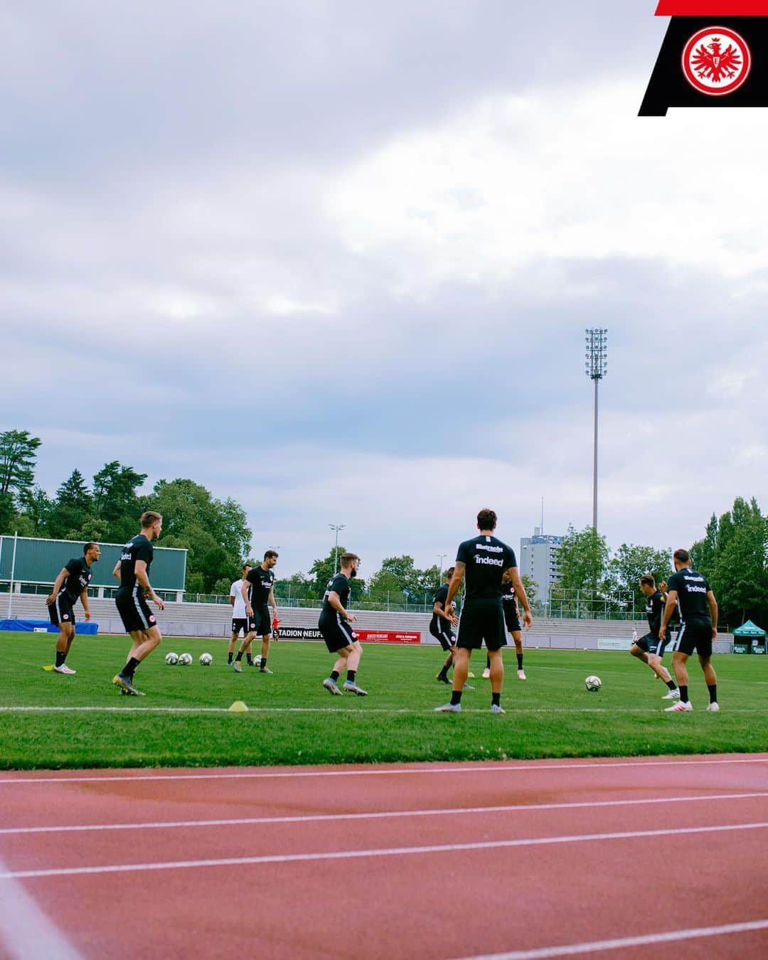 アイントラハト・フランクフルトさんのインスタグラム写真 - (アイントラハト・フランクフルトInstagram)「🏋️‍♂️🏃‍♂️⚽️ • • #training #GudeSchweiz #trainingslager #uhrencup #sge #eintracht #frankfurt #eintrachtfrankfurt」7月12日 18時57分 - eintrachtfrankfurt