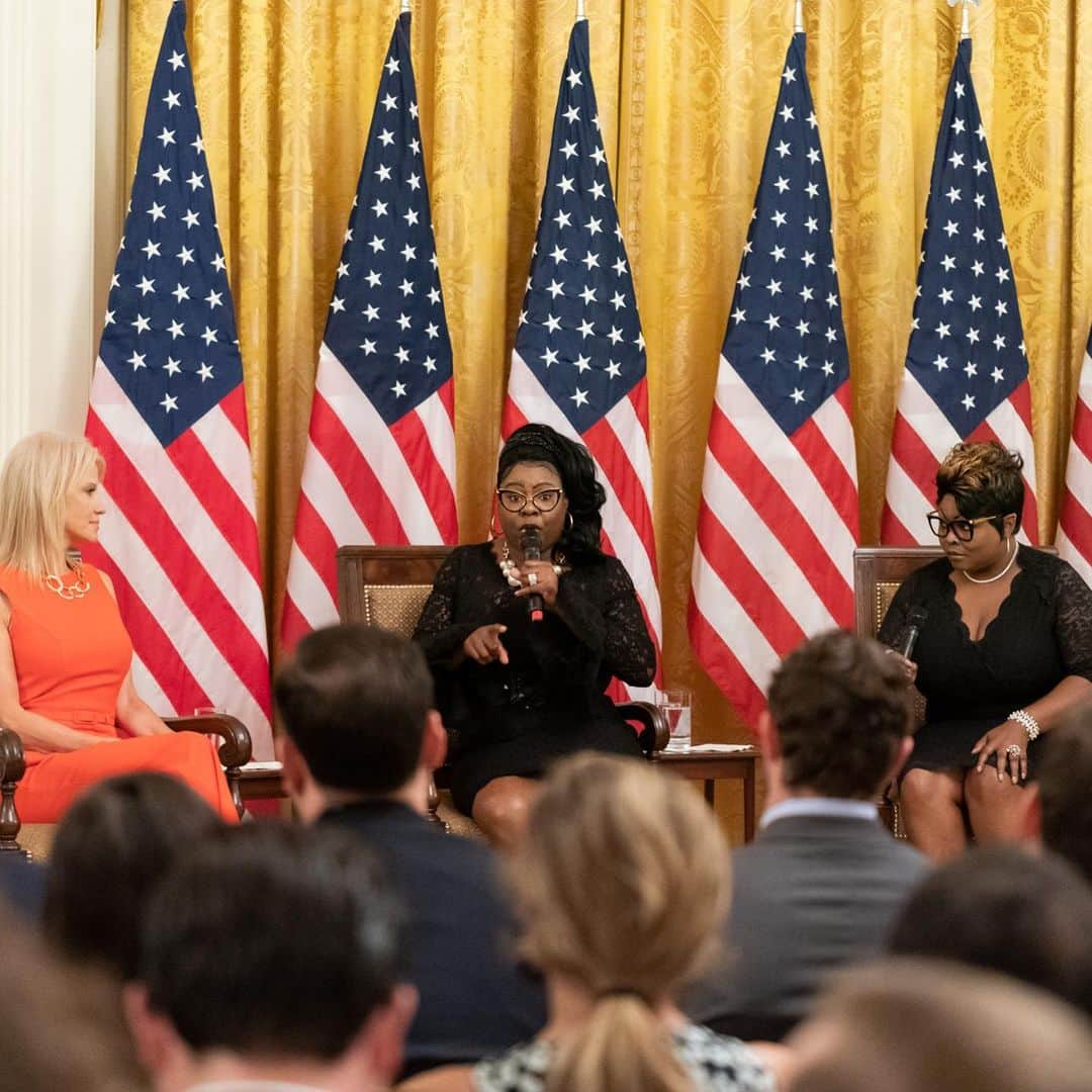 ドナルド・トランプさんのインスタグラム写真 - (ドナルド・トランプInstagram)「Thank you all—I am thrilled to welcome you to the White House! Today is a truly historic day: never before have so many online journalists and influencers come together in this building to discuss the future of social media.  Each of you is fulfilling a vital role in our nation – you are challenging the media gatekeepers and the corporate censors to bring the facts straight to the American People. You communicate DIRECTLY with our citizens without having to go through the Fake News filter. Together, you reach more people than any television broadcast, BY FAR. #SocialMediaSummit」7月12日 13時33分 - realdonaldtrump