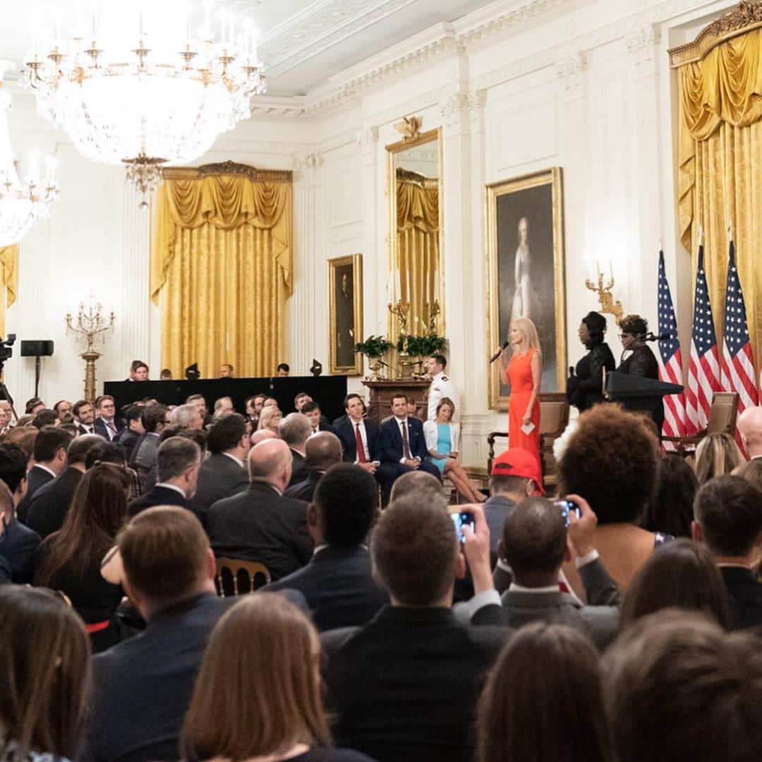 ドナルド・トランプさんのインスタグラム写真 - (ドナルド・トランプInstagram)「Thank you all—I am thrilled to welcome you to the White House! Today is a truly historic day: never before have so many online journalists and influencers come together in this building to discuss the future of social media.  Each of you is fulfilling a vital role in our nation – you are challenging the media gatekeepers and the corporate censors to bring the facts straight to the American People. You communicate DIRECTLY with our citizens without having to go through the Fake News filter. Together, you reach more people than any television broadcast, BY FAR. #SocialMediaSummit」7月12日 13時33分 - realdonaldtrump