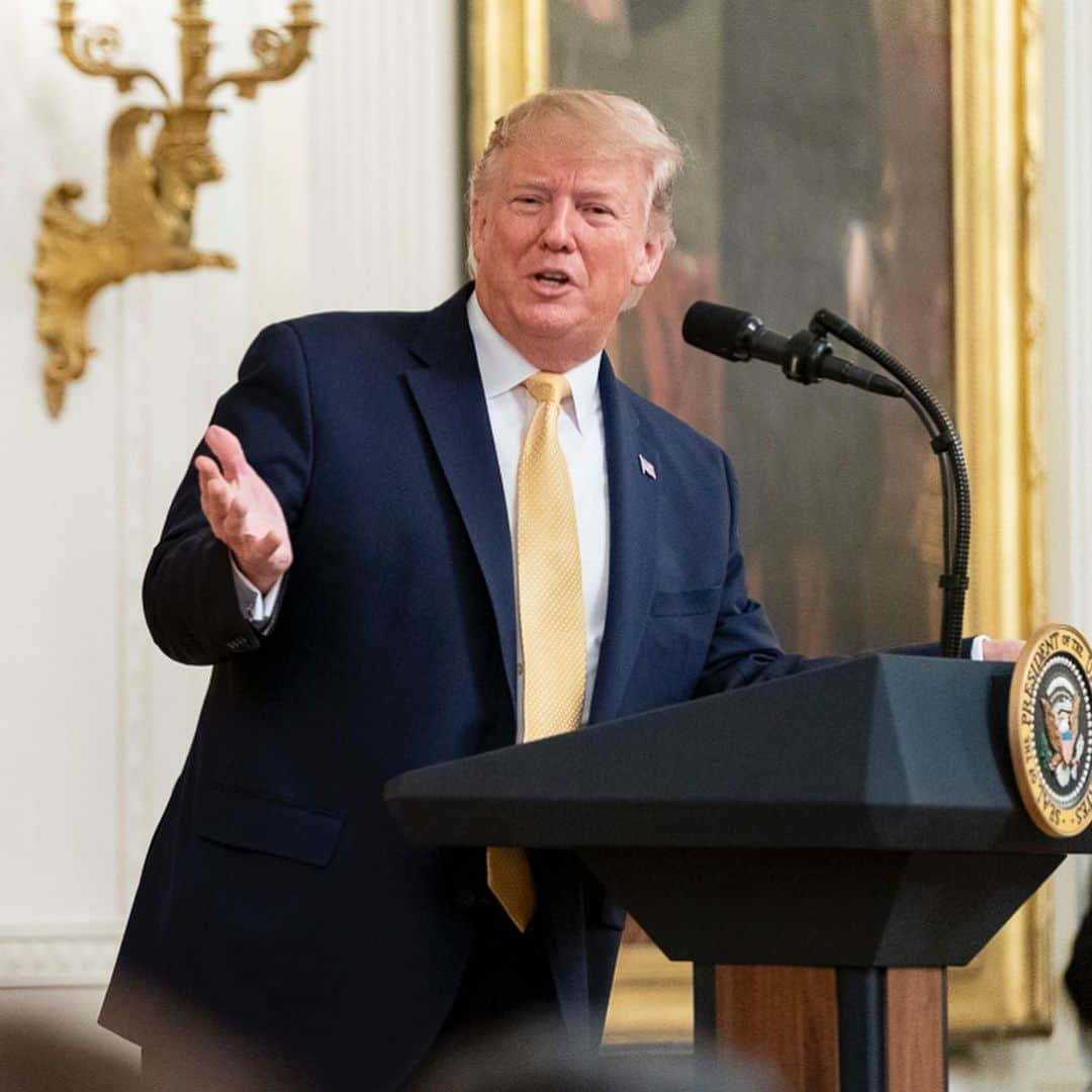 ドナルド・トランプさんのインスタグラム写真 - (ドナルド・トランプInstagram)「Thank you all—I am thrilled to welcome you to the White House! Today is a truly historic day: never before have so many online journalists and influencers come together in this building to discuss the future of social media.  Each of you is fulfilling a vital role in our nation – you are challenging the media gatekeepers and the corporate censors to bring the facts straight to the American People. You communicate DIRECTLY with our citizens without having to go through the Fake News filter. Together, you reach more people than any television broadcast, BY FAR. #SocialMediaSummit」7月12日 13時33分 - realdonaldtrump