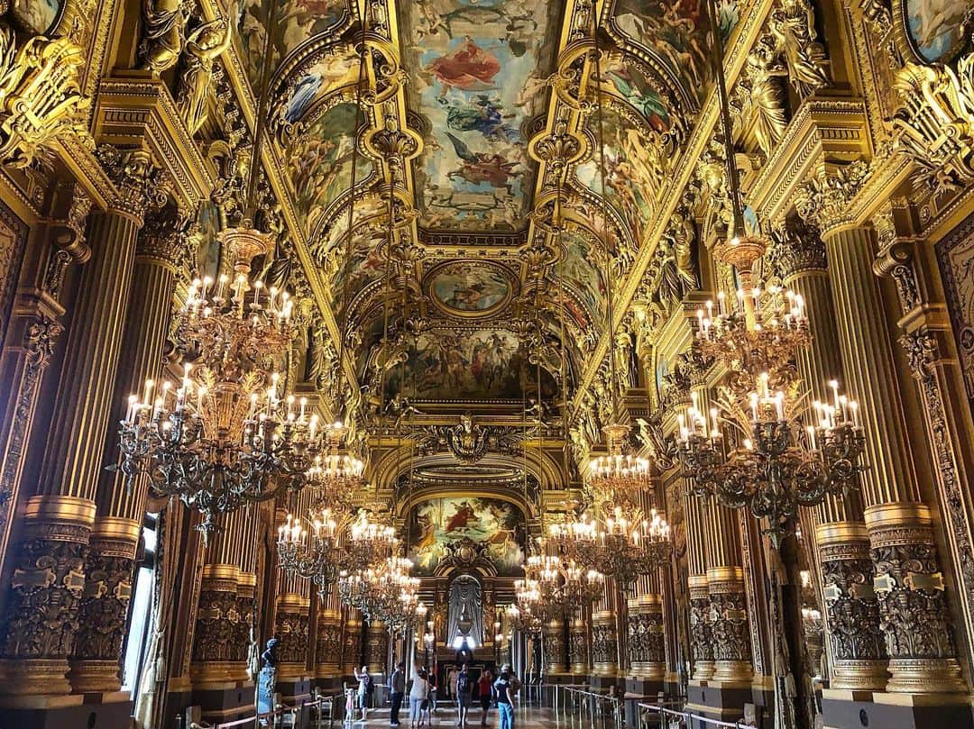 桐島かれんさんのインスタグラム写真 - (桐島かれんInstagram)「まるでベルサイユ宮殿の鏡の間のようなグラン・フォワイエは、まさに豪華絢爛。 #オペラ座 #パレガルニエ #パリ  #paris」7月12日 13時37分 - houseoflotuskaren