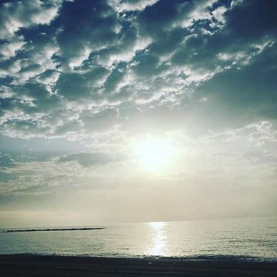 のインスタグラム：「Notice! We will go back to Japan！！！🇯🇵 ☆ Volveremos a Japón. Gracias a España por 2 años! ☆ おしらせ。来週、日本に本帰国します。それにあたって、この2年間で予想外だったこと、海外に住みながらフリーランスとして仕事することのリアル、そこから考えたいろいろ、日本の育児について、今後の仕事についてをnoteに書きました。 よかったら読んでください😉 https://note.mu/harayukinote/n/n7b019b08738d (インスタからリンク飛ばせないので、ツイッターなどから飛んでください。すいません！) ☆ 引っ越しなどで最近バタバタでインスタ更新できなかったけど、また日本戻ったら再開します！描きたいのに描くヒマなかったごはんのことい〜っぱいあるので、こちらはこれからも、ごはんについて描く場所として続けますよ〜。これからもどうぞよろしくです😊」