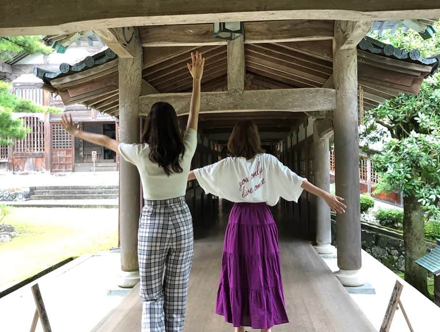 Yuika Matsuさんのインスタグラム写真 - (Yuika MatsuInstagram)「. . . 今回の #福井 では @hakuju_kan の撮影で  #永平寺 に行きました♡ . . 大阪で プライベートでも遊ぶぐらい仲良しな @emiko_s2 と  ミスユニバース日本大会 ぶりの @nnm_saori と 一緒だった👭✨ . . 。。。うん 楽しいでしかない😶❤️ . . . 撮影の合間は ずーっとお喋り✌︎ . 今回の 撮影でも 本格的な #禅 が 体験できて 凄く良かった♡ . . . 写真もいっぱい撮ったから またアップしていきます♪ . . . . #福井 #福井旅行 #fukui #永平寺 #越前#eiheiji  #model #モデル #旅行  #ミスユニバース #missuniversejapan  #ミスユニバースジャパン  #撮影」7月12日 14時15分 - yuika00802