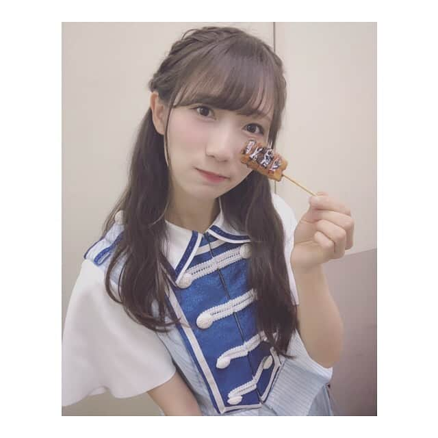 江嶋綾恵梨さんのインスタグラム写真 - (江嶋綾恵梨Instagram)「#団子しゅきしゅき委員会 活動記録📝﻿﻿ ﻿﻿ 今回は、少し前の話ですが﻿﻿ 京都遠征の時に差し入れで頂いた﻿﻿ 甘党茶屋 梅園さんのみたらし団子🍡﻿﻿ ﻿﻿ 香ばしく焼かれてて﻿﻿ 風味が素晴らしすぎました。ふふ﻿﻿ ﻿ サイズ感もちょうど良くてお餅も程よい﻿﻿ 弾力でのび〜〜る感じだったから文句無しの﻿﻿ みたらし団子☺︎☺︎﻿﻿ 出来たてホヤホヤであったかかった☀️﻿ ﻿﻿ さすが、お団子の地。京都🎑﻿﻿ ﻿﻿ 御手洗川付近のお団子屋さんにも﻿﻿ ゆっくり行きたいので、旅行行かなきゃ✈️笑﻿﻿ ﻿﻿ #甘党茶屋 #梅園 #京都 #京都グルメ #みたらし団子 #団子」7月12日 14時32分 - aeringoooo