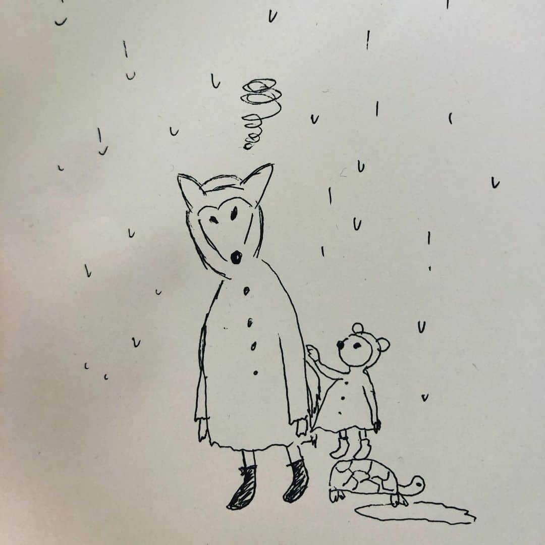 蒼山幸子さんのインスタグラム写真 - (蒼山幸子Instagram)「雨降り続きだけど まあそんなに気を落とさずに、 犬くん。 次晴れる時の空が楽しみだね。 の図。 ねごとは最終リハーサル。 がんばります🐕」7月12日 14時46分 - sachiko_aoyama