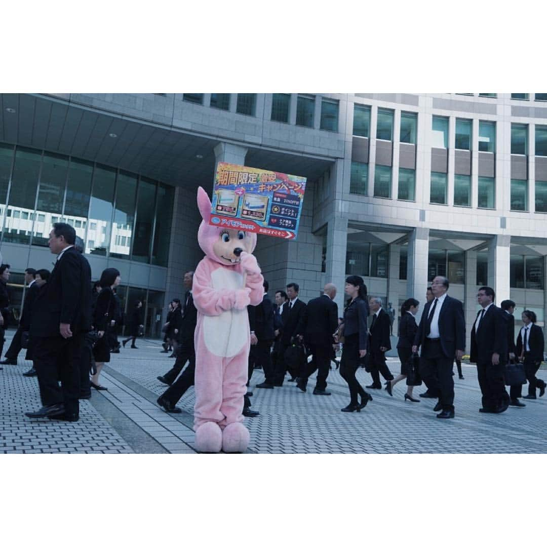 玉城ティナさんのインスタグラム写真 - (玉城ティナInstagram)「@dinermovie #diner  映画観た人にはわかる🐰  今週末もぜひぜひ、 映画館でダイナーを観て欲しいっ  小説&漫画より表現も 大分マイルドですよ🥕」7月12日 15時05分 - tinapouty