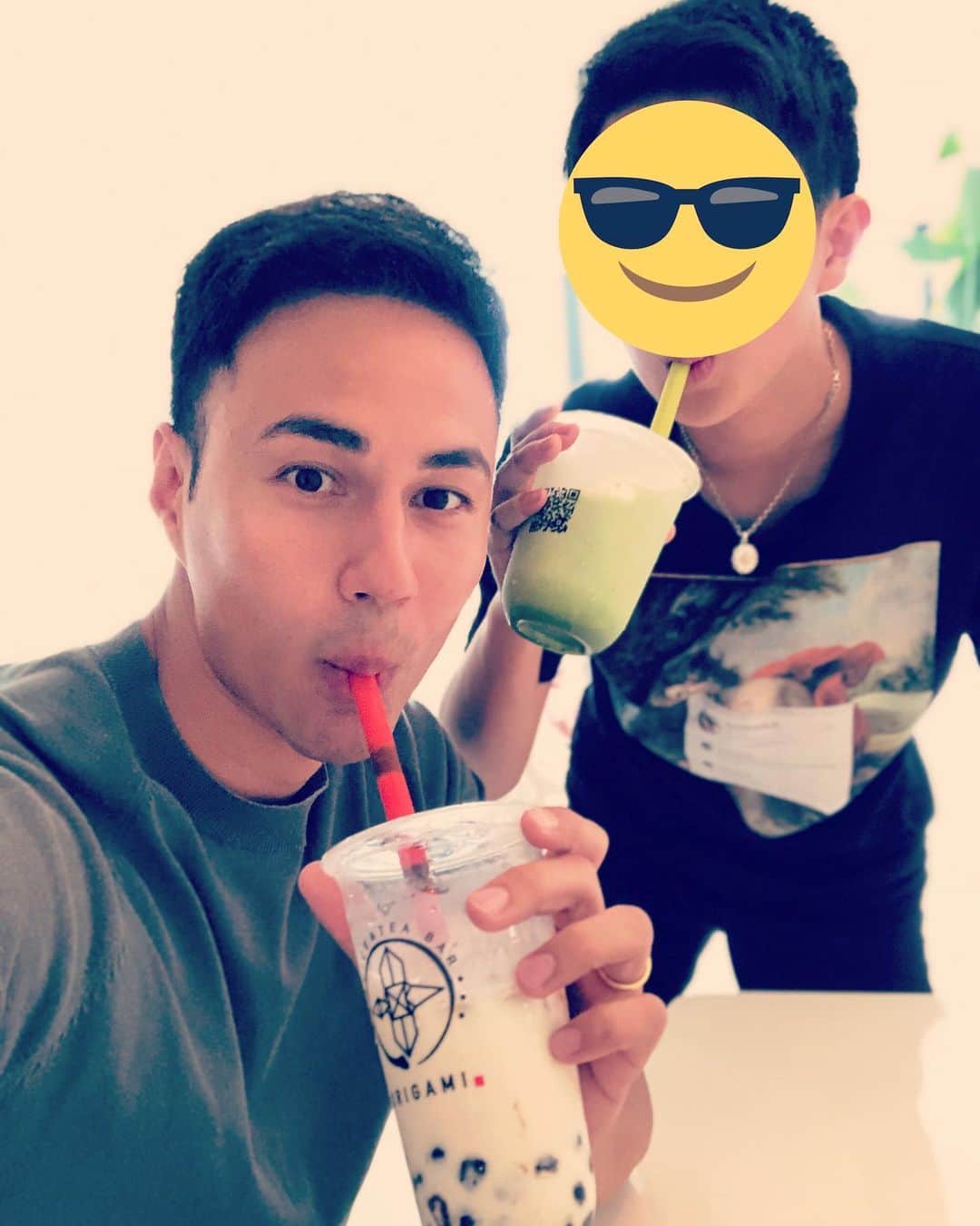 のインスタグラム：「息子とタピタピ😘 #タピ活 #タピオカ男子」