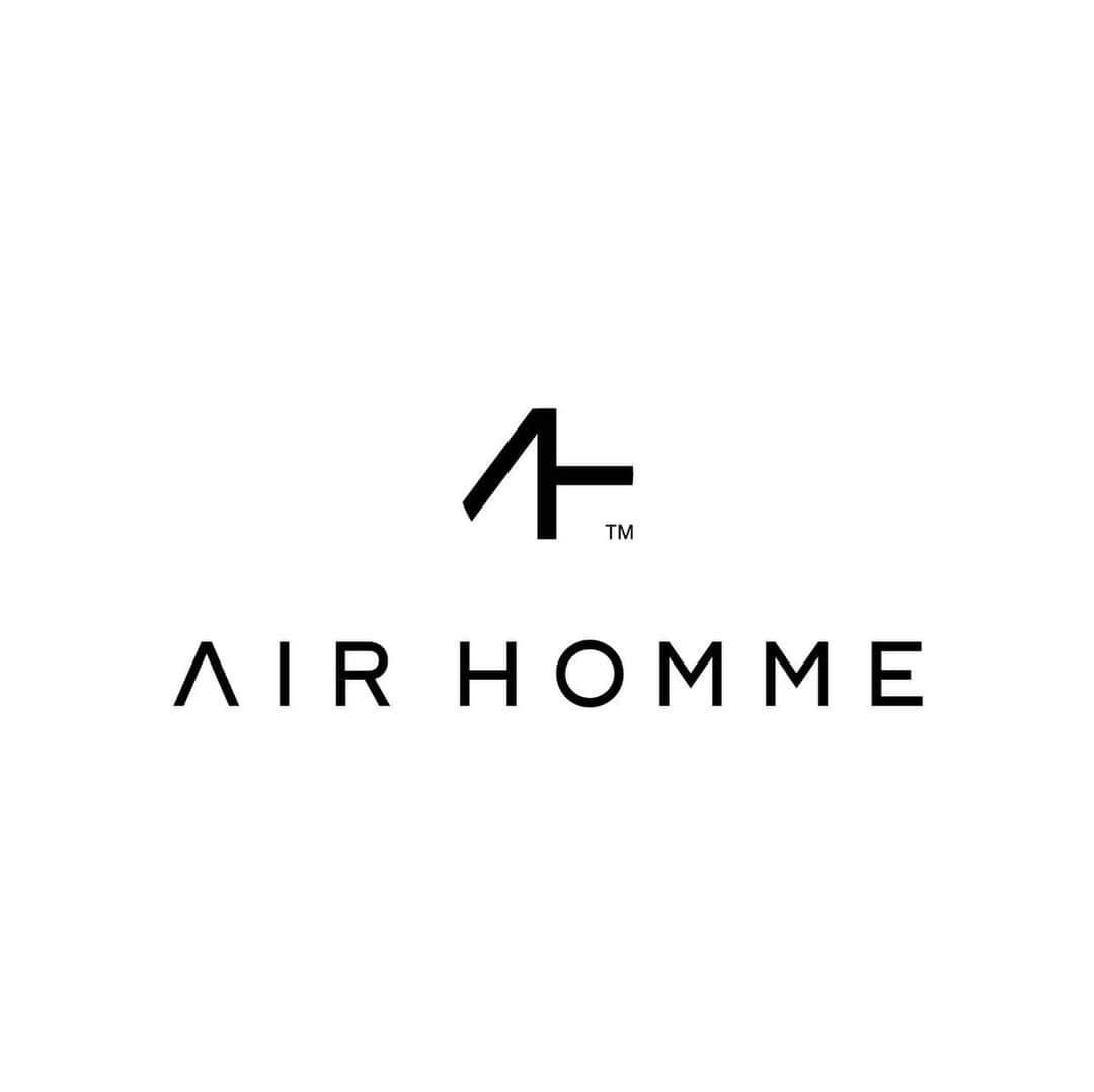 のインスタグラム：「続・8月OPEN！AIR HOMME(エアーオム)オープニングスタッフ募集中！ . airグループがメンズスキンケアブランド「BULK HOMME」とのコラボサロンをオープンします。  大人世代のメンズに向けた、今までになかったコンセプトのヘアサロン‼️ そこで共に新たなクリエイションを広げてくれる仲間を募集します！  ハッキリ言ってめちゃチャンスです！  一緒に新しい挑戦をしましょう‼️ 詳細はリクルートページをご覧ください。 . ■サロン情報： AIR HOMME　エアーオム 〒107-0062 東京都港区南青山５丁目１０−１３ デコパージュ南青山ビル1F ※現LOVEST青山by air(2019年6月末閉店) をリニューアルオープンし、8月末オープン予定 . 募集要項、条件面、履歴書のダウンロードはairのホームページ(http://www.air.st/sp/recruit/)をご覧ください。」