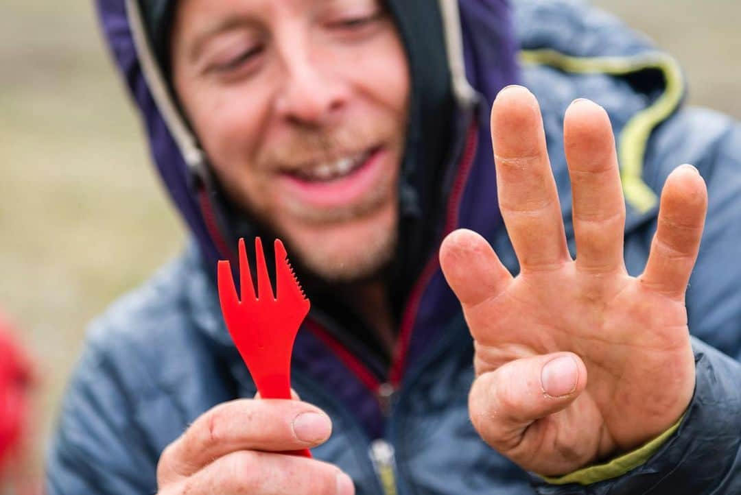 トミー・コールドウェルさんのインスタグラム写真 - (トミー・コールドウェルInstagram)「Few things bring me joy like great adventures with cool people. Our journey through the Arctic Wildlife Refuge started with a dip the most incredible hot spring I have ever seen. Over the next few days we would climb over a mountain range, across epic glaciers and down to the headwaters of these intricate braded rivers. The breathtaking beauty of this wild land took me by surprise. It felt pristine in a way I have never seen and filled me with an inner calmness I have not known for a long time. When pro drilling advocates call this a wasteland, I can’t help but laugh. In my view it might the farthest land from I wasteland I can imagine. The idea of turning it into an oil field breaks my heart.  There’s a link in my bio to ask your Representative to Vote YES on HR 1146 to stop oil leases in the Arctic Wildlife refuge. Vote happening this July. 📷 @austin_siadak」7月12日 16時18分 - tommycaldwell