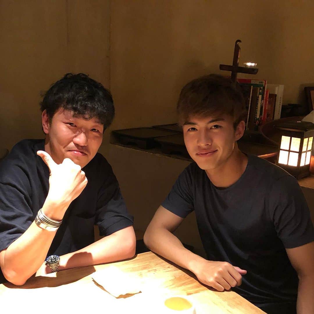 谷正人のインスタグラム：「ついにバルセロナ移籍決定したようですね！彼は視点が高く、ロジカルで素晴らしい思考と行動をもっていました。1人の高校生がたった3年間でバルセロナまで行くという軌跡は是非、ウチの社員だけでなく、日本のすべての若手に見習ってほしい！  #安部裕葵 #夢は現実に #ここからがスタート #頑張れ #サシ飯」