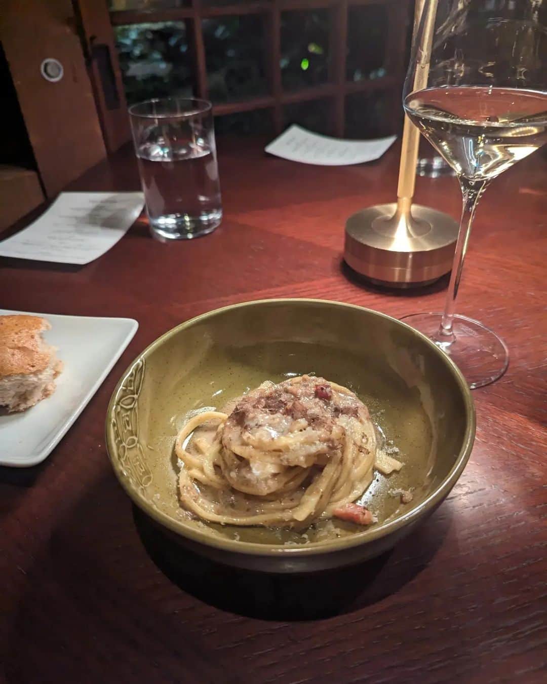 Hiromi Tomiiさんのインスタグラム写真 - (Hiromi TomiiInstagram)「懐かしの　@kyoto_thesodoh やっぱり素敵😊♥ ご飯美味しかったし、ワインも美味しかった◎ @kenzoestate_jp のワインを3種類いただきました😊 お料理は四枚目からスワイプしてチェックしてね😊♥ 幸せや◎ そんな日のコーデ◎ . 新しい年は気分も服も新しく、SHEINの2024新春SALE 1月31日まで、 お買い上げ金額1～5,999円までは15%OFF、6000円以上は20%OFF ♥クーポンコード→→NYJP052 ひろみの着用商品を載せておくね😊♥  Knit Mix コントラストトリム ボタンフロント ポケットパッチ カーディガン 13274050 . MOTF PREMIUM ハイウエスト スプリットバック ウールミックス生地 スカート 24337205 . MOTF PREMIUM ショルダーバッグ コントラスト トリム 26566754 . . sponsored  @Shein_japan　@Shein_official #SHEIN新春SALE #SHEIN #SHEINforAll #loveshein #saveinstyle #PR」12月18日 7時54分 - hiromi.tomii