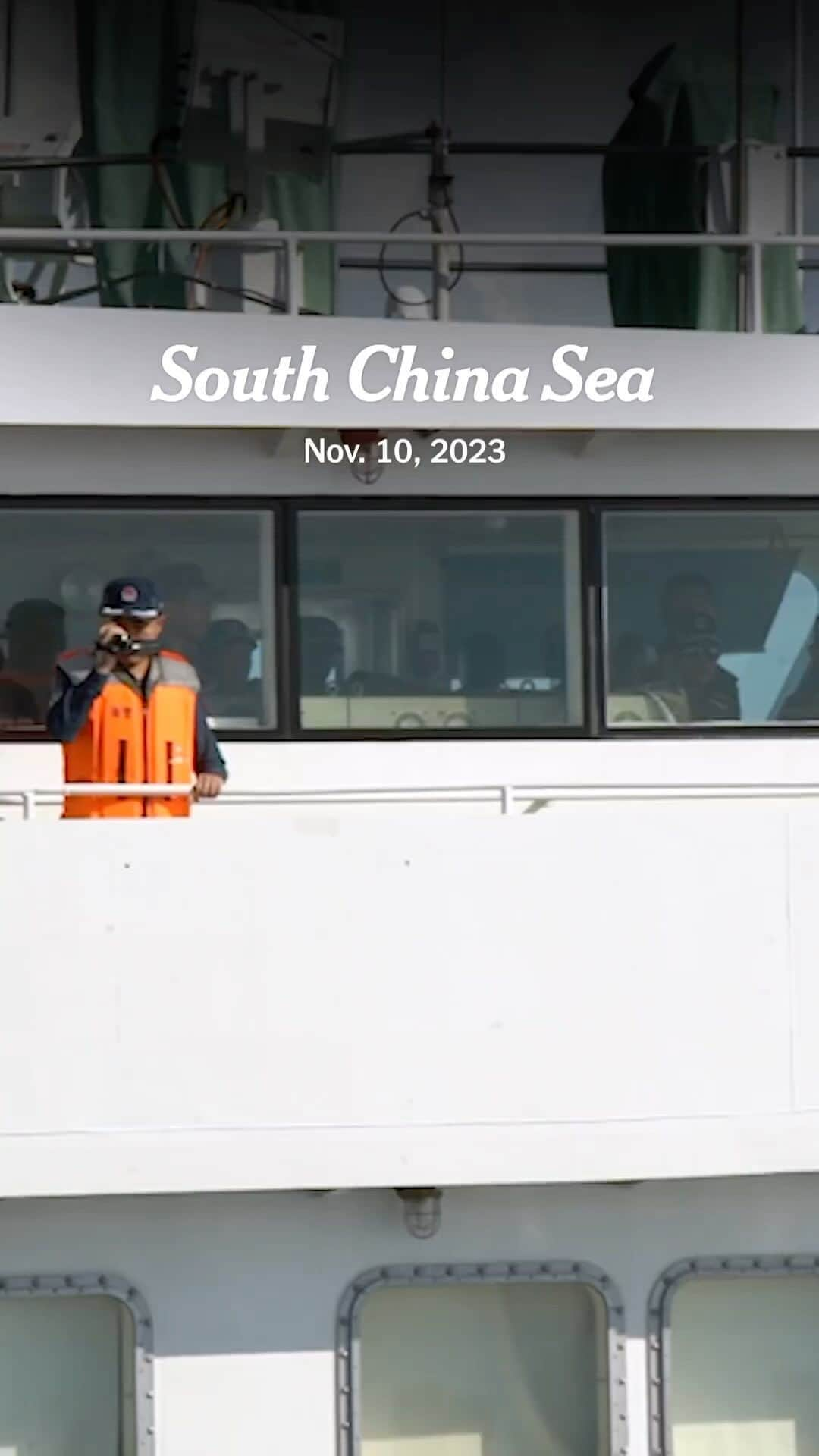 ニューヨーク・タイムズのインスタグラム：「Videos Show Chinese Coast Guard Confronting Philippine Vessels  The Sierra Madre, a rusty World War II-era ship, sits on a tiny reef in the contested waters of the South China Sea. It has become a symbol of Philippine resistance to China’s increasingly aggressive claim to that territory. After multiple maritime clashes, the Philippines invited journalists on a mission to resupply the Sierra Madre. A reporter for The New York Times was given rare access.  Tap the link in bio to read more about how China strong-armed its way into dominating the South China Sea. Video by Camille Elemia for The New York Times and Shawn Paik/The New York Times」