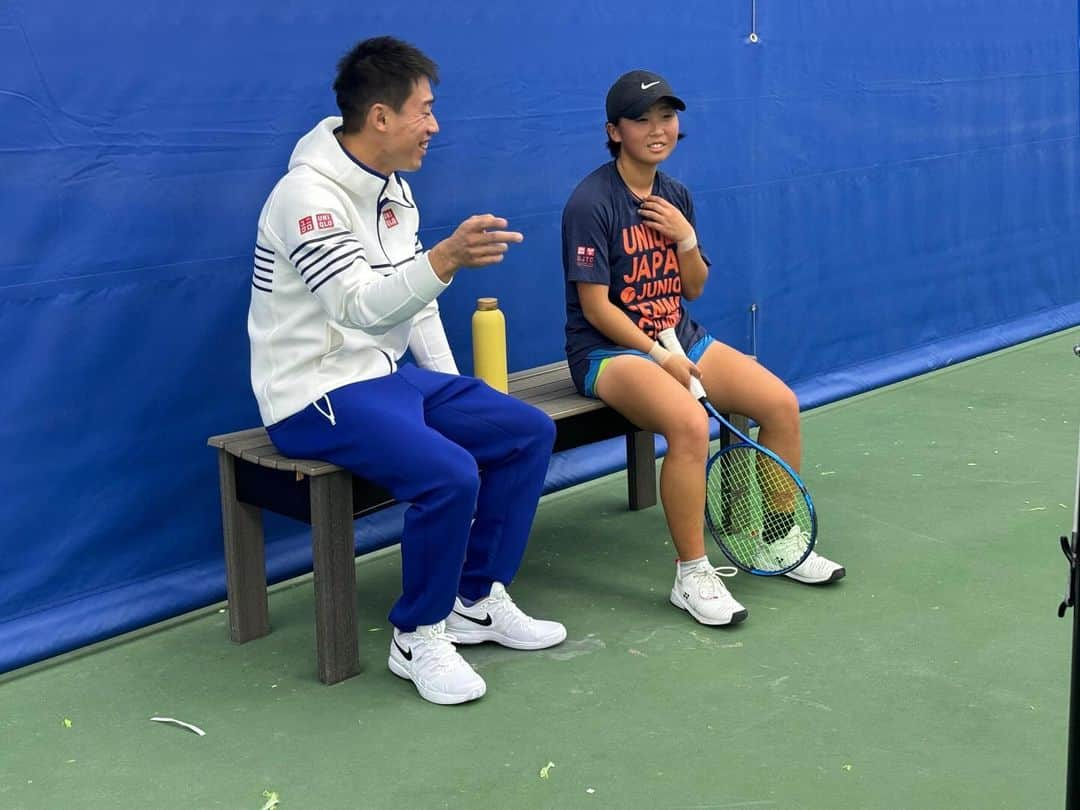 錦織圭さんのインスタグラム写真 - (錦織圭Instagram)「ユニクロ全日本ジュニア選手権で優勝した子供達がフロリダに来て、1週間頑張ってました！ 子供達に教えるのはとても楽しいですし、自分の為にもなっています。言葉選びやいつもと違う目線からテニスを見ることができてとてもいい時間でした。 この機会を通して海外でテニスする楽しさそして厳しさを感じてくれると嬉しいです。」12月18日 10時02分 - keinishikori