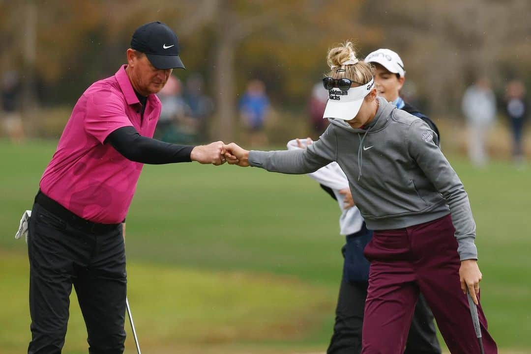 ネリー・コルダさんのインスタグラム写真 - (ネリー・コルダInstagram)「What a treat to finish out the 2023 golf season playing alongside Papa K. Thank you @pncchampionship for including us and letting us create more lifelong memories 🫶🏼🥰」12月19日 0時00分 - nellykorda