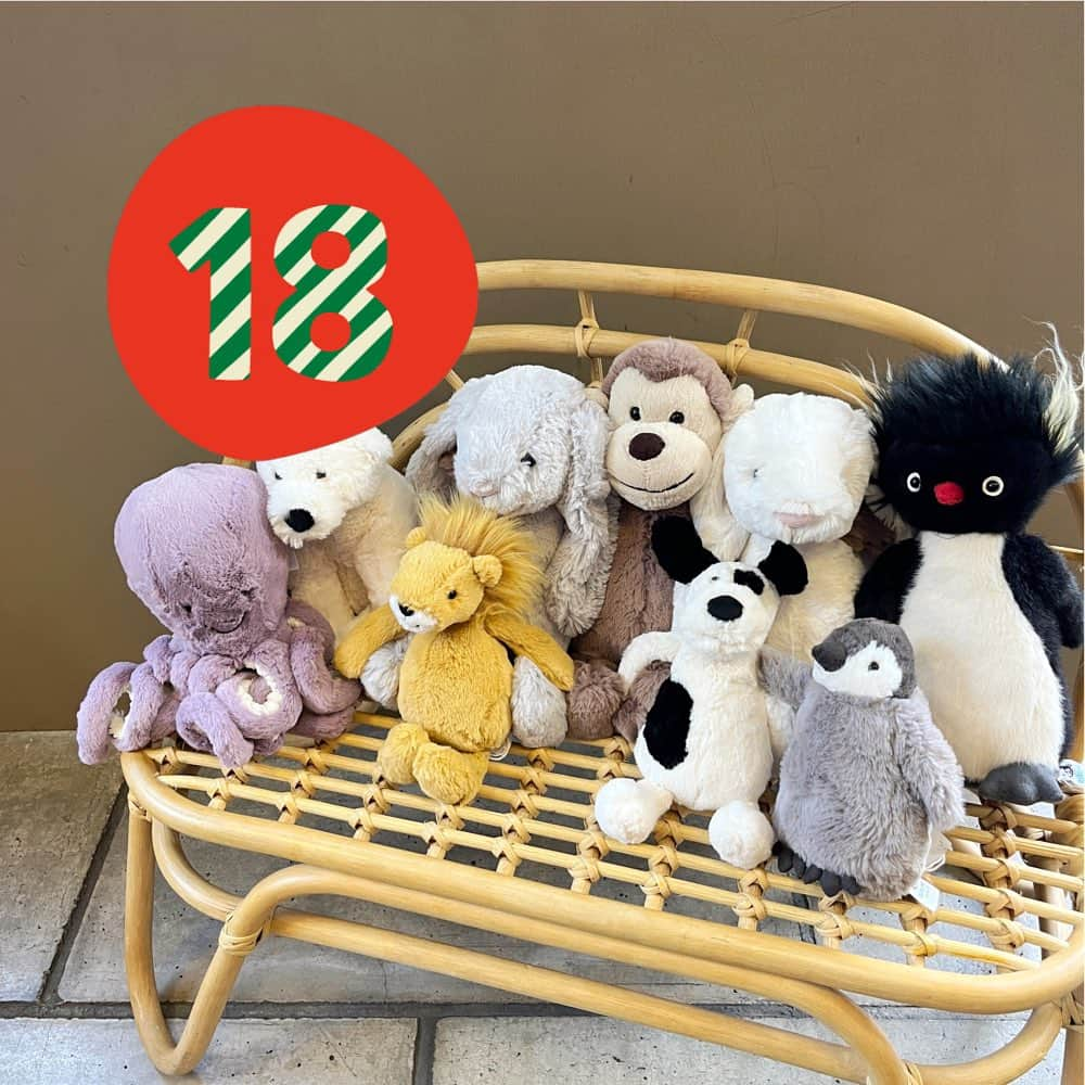 こども ビームスさんのインスタグラム写真 - (こども ビームスInstagram)「／ クリスマスまであと7日🎄 ＼ . ＜Jellycat＞ ぬいぐるみ . 世界で最も厳しいと言われる、ヨーロッパのキッズ用品の製品基準検査「CE検査」をクリアしている品質も御墨付きのふわふわで優しいぬいぐるみ🐰✨大切な方へのギフトにもぴったりです🎁 . ※画像右下の【保存ボタン】で後から探しやすくなります💫 . #jellycat #ジェリーキャット #kodomobeams #beams #daikanyama  #こどもビームス #ビームス #代官山 #tokyo #japan #trip #discover #東京 #こどもふく #도쿄 #아기옷 #도쿄쇼핑 #여행 #일본여행　#クリスマス #クリスマスギフト #クリスマスプレゼント #merry_many_arigato 新作アイテムはプロフィールのリンク🔗からビームス公式サイト、こども ビームスページをチェック❗️ ※お問い合わせにつきましては、お電話にて承ります。」12月18日 10時58分 - kodomo_beams