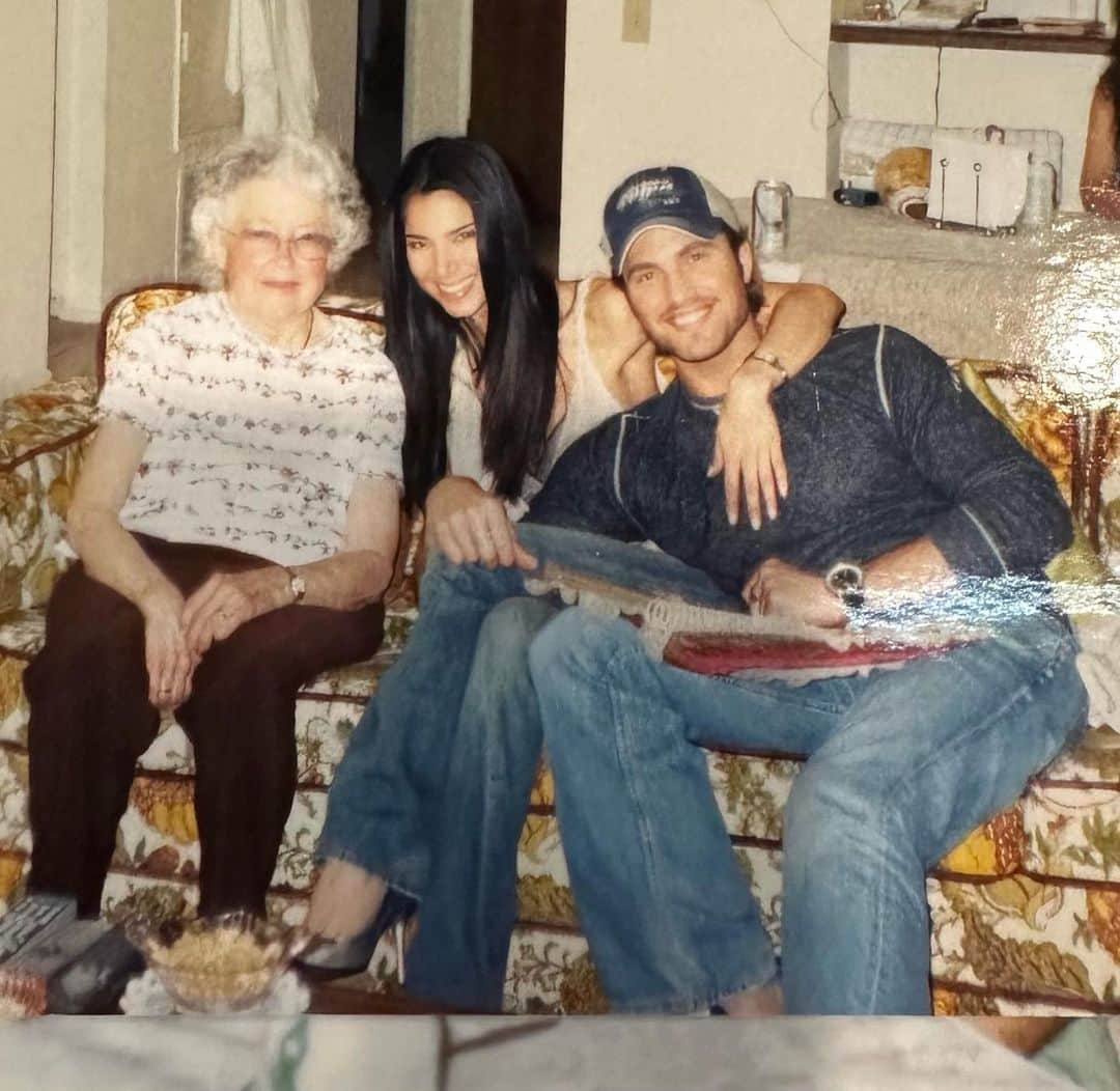 ロゼリン・サンチェスのインスタグラム：「Found this beauty from when we started dating…. Wow @ebwinter  Here with your grandma Kay.  Such a sweet lady 💫」