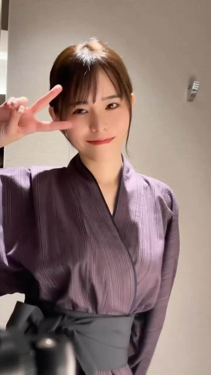 美女naviのインスタグラム：「【美女navi ☻*】浴衣👘 ♡ * * 今回ご紹介させていただく方は❤️ ぽぽちゃん さん ▶️▷ @1mariannnnn * * # Repost . . . ぽぽちゃん さん のアカウントには 他にも素敵な投稿が(*´﹀`) ぜひ覗いてみてくださいね🧡  * * * 美女navi掲載希望の方は⇒ @bijo_navi ❤️と # 美女navi 、# 美女ナビ タグ付け * 10代限定姉妹アカウント 美少女navi掲載希望の方は⇒ @bishojo_navi 💛と # ビショウジョナビ タグ付け * お願いします✨✨ * * 次回もお楽しみに...😍  * * #お団子ヘア #浴衣ヘア #浴衣 #浴衣姿 #浴衣女子 #浴衣デート #温泉旅館 #旅館 #ヘアスタイル #ヘアアレンジ  #オフショット #くびれ #スタイル抜群 #笑顔 #smile  #ロングヘア #ナチュラルメイク  #大人かわいい #アイメイク #女子力アップ #大人メイク #美肌ケア #大人女子 #大人メイク #温泉旅行」