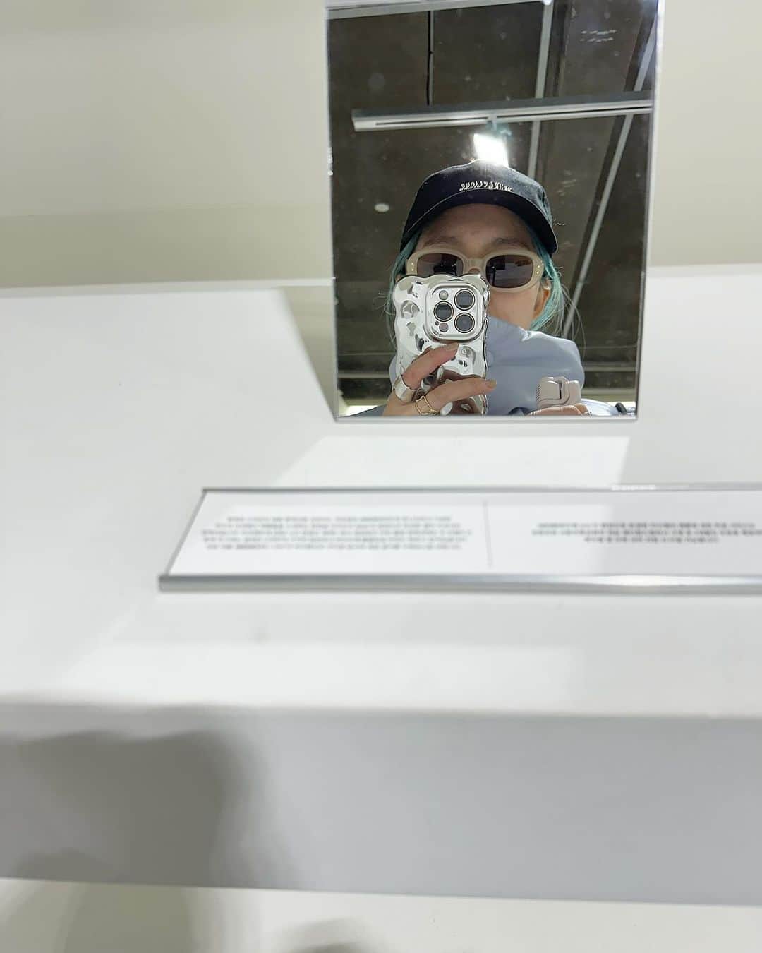 三苫愛さんのインスタグラム写真 - (三苫愛Instagram)「今日は韓国でおひとり様バースデーを過ごしています🎂 美術館に1人でゆっくり行くこと、ただカフェに入ること、 服屋さんを落ち着いて見ること、本当に自分のやりたいこと全力でやらせてもらって本当にありがたい😭🙏 明日から名古屋入りなのでお会いできる皆様、楽しみにしてます🫶🏻🫶🏻」12月14日 16時49分 - ai_mitoma
