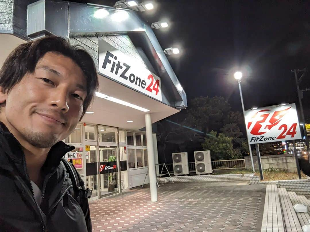 大和ヒロシのインスタグラム：「今日は「脚」の日。 #FitZone24南子安店」