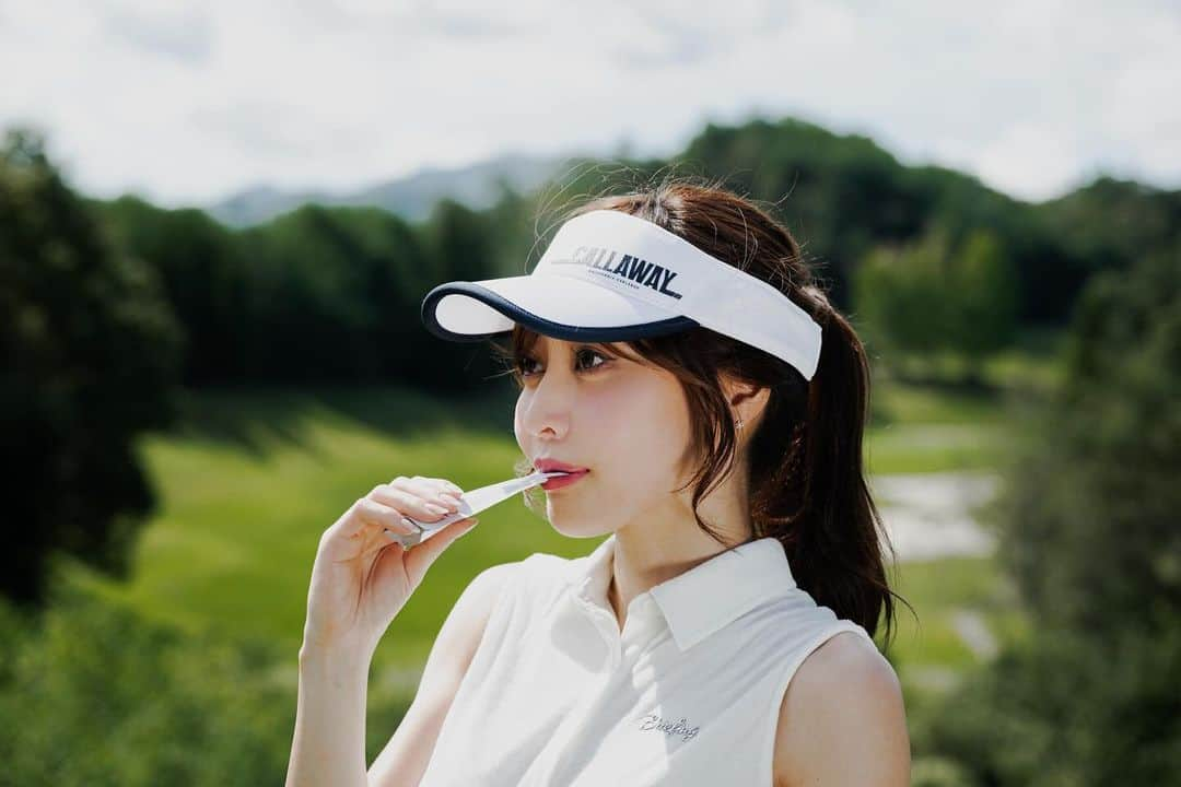 白井ゆかりさんのインスタグラム写真 - (白井ゆかりInstagram)「@99gg_99golf_gear さんのモデルをさせていただきました⛳️  8月末に撮った写真。 ゴルフ場気持ち良くて、最高に楽しい撮影だった！ 良い思い出🌿  カメラマンは友人の @headman_tossy 📷  #ベルグリーンカントリークラブ #briefing」12月14日 17時19分 - yukarealestate